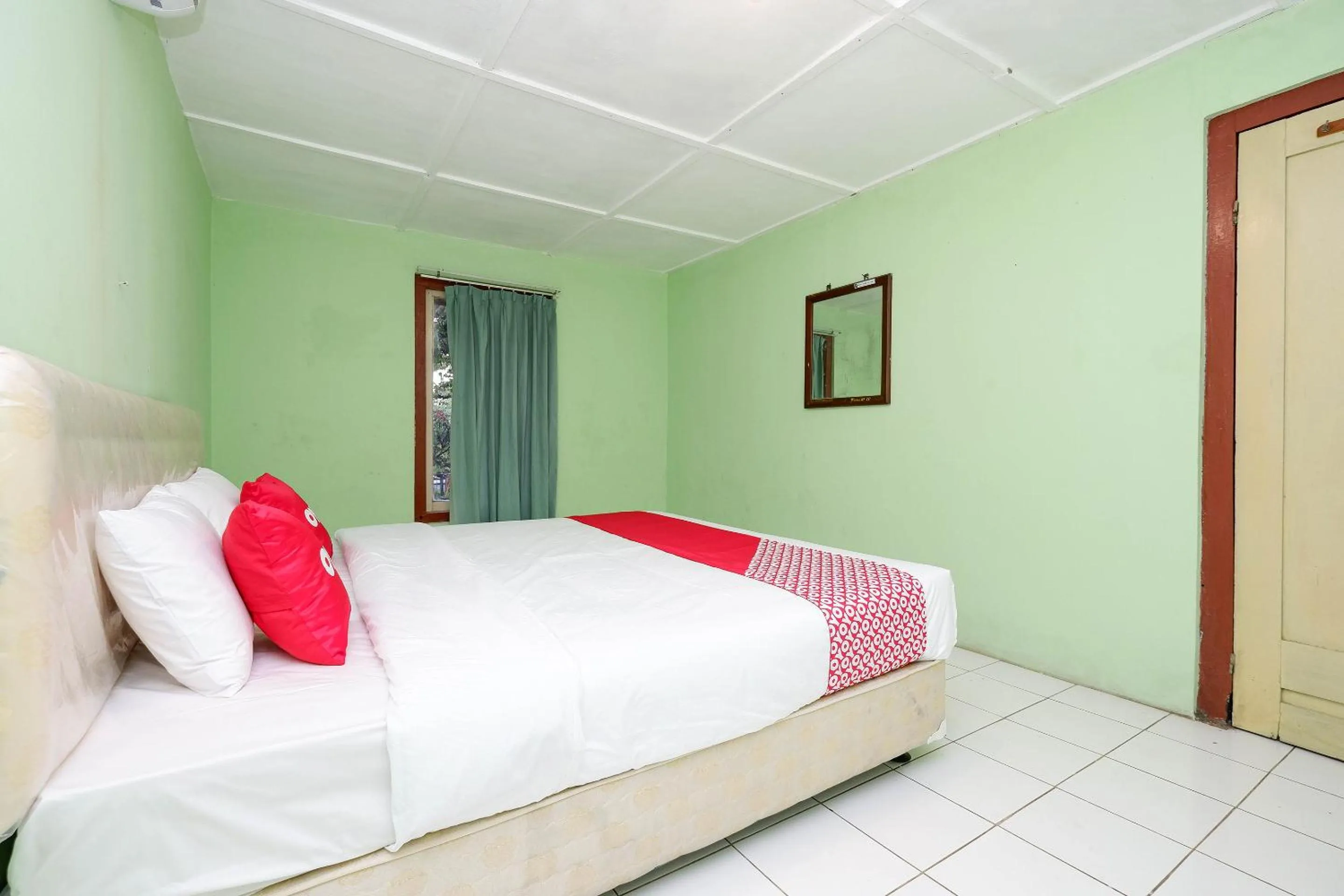 Bedroom in SUPER OYO Capital O 1808 New Bandungan Indah