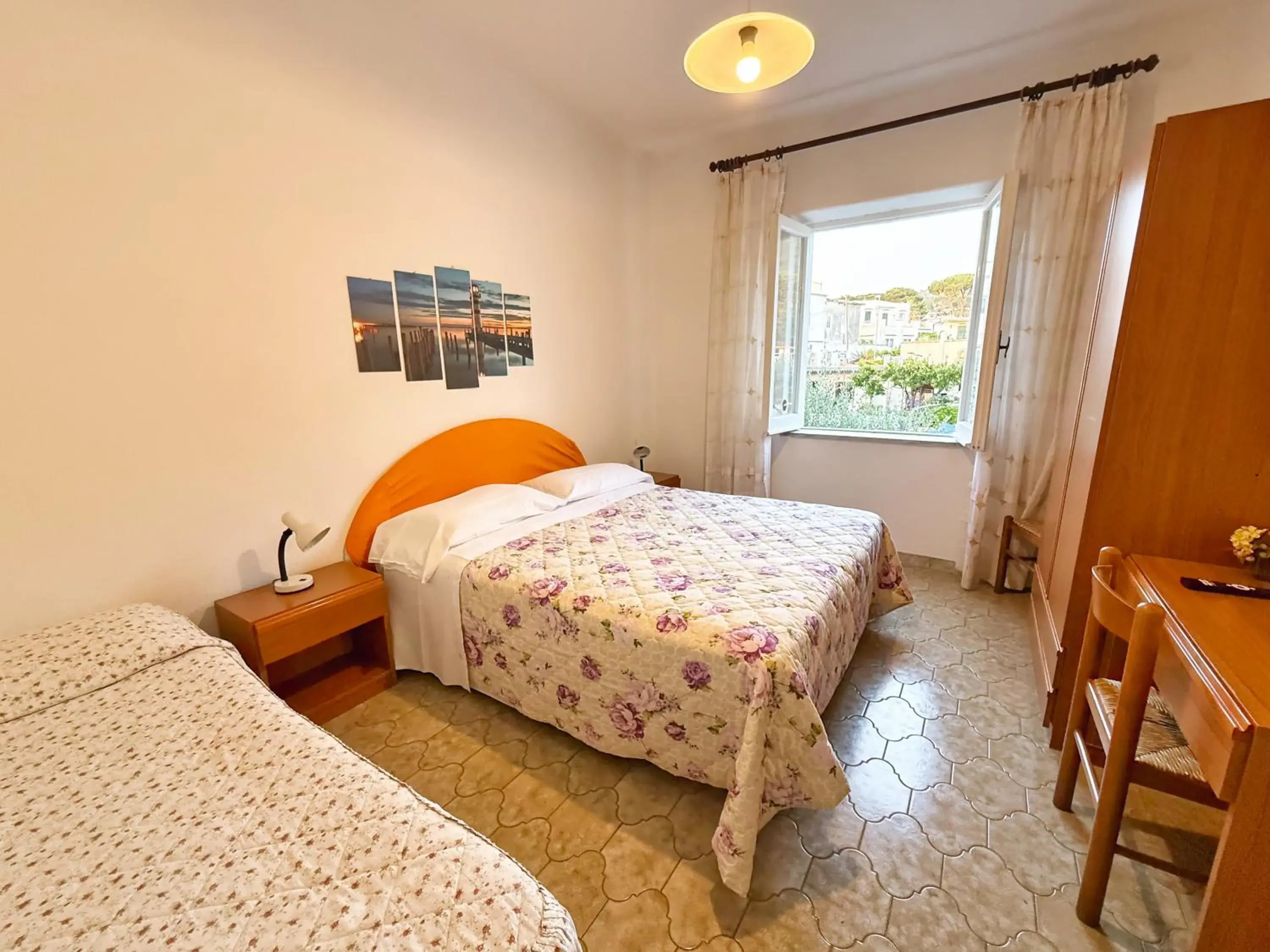Double Room with Mountain View in Pensione Villa Mena Double Room with Mountain View in Pensione Villa Mena