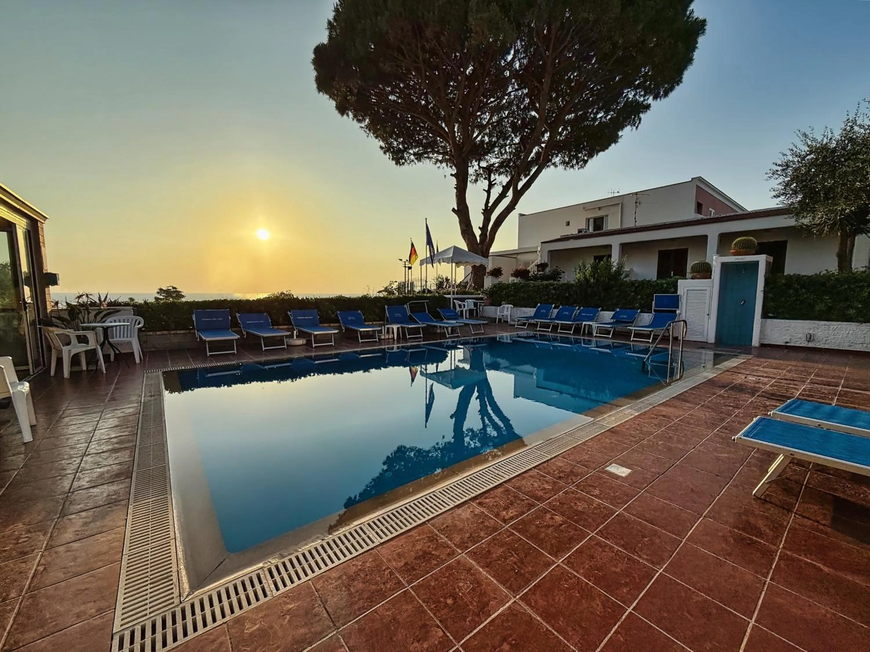 Swimming pool in Pensione Villa Mena