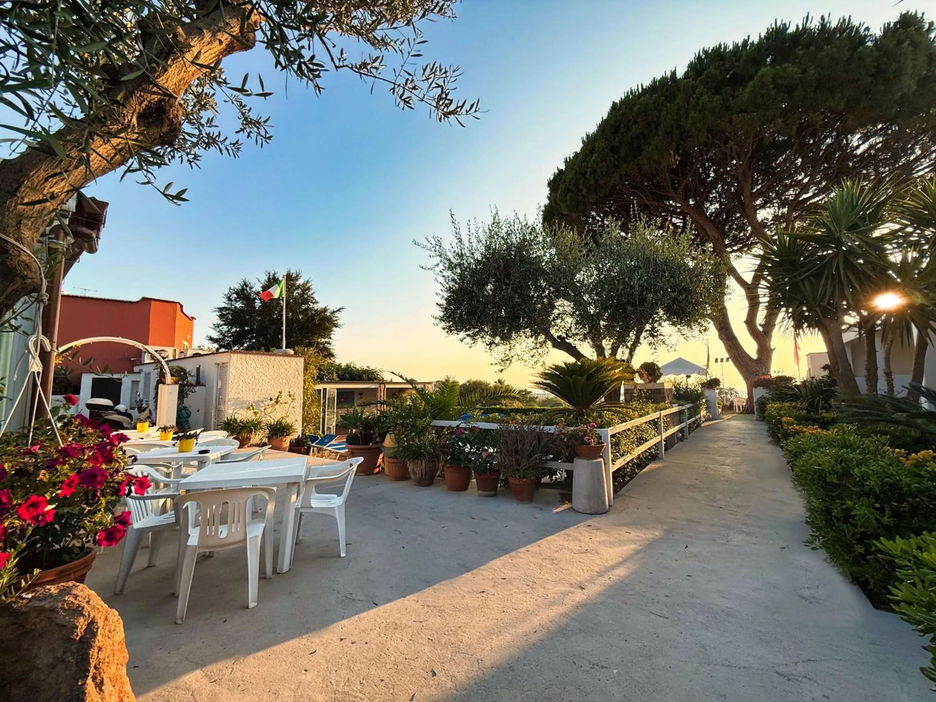 Inner courtyard view in Pensione Villa Mena