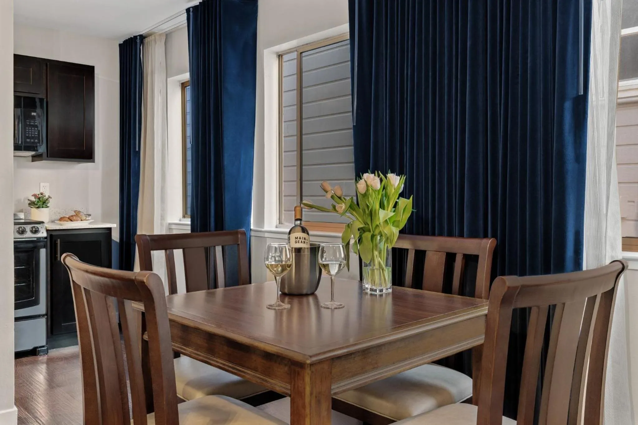 Restaurant/places to eat in The Suites at Fisherman's Wharf