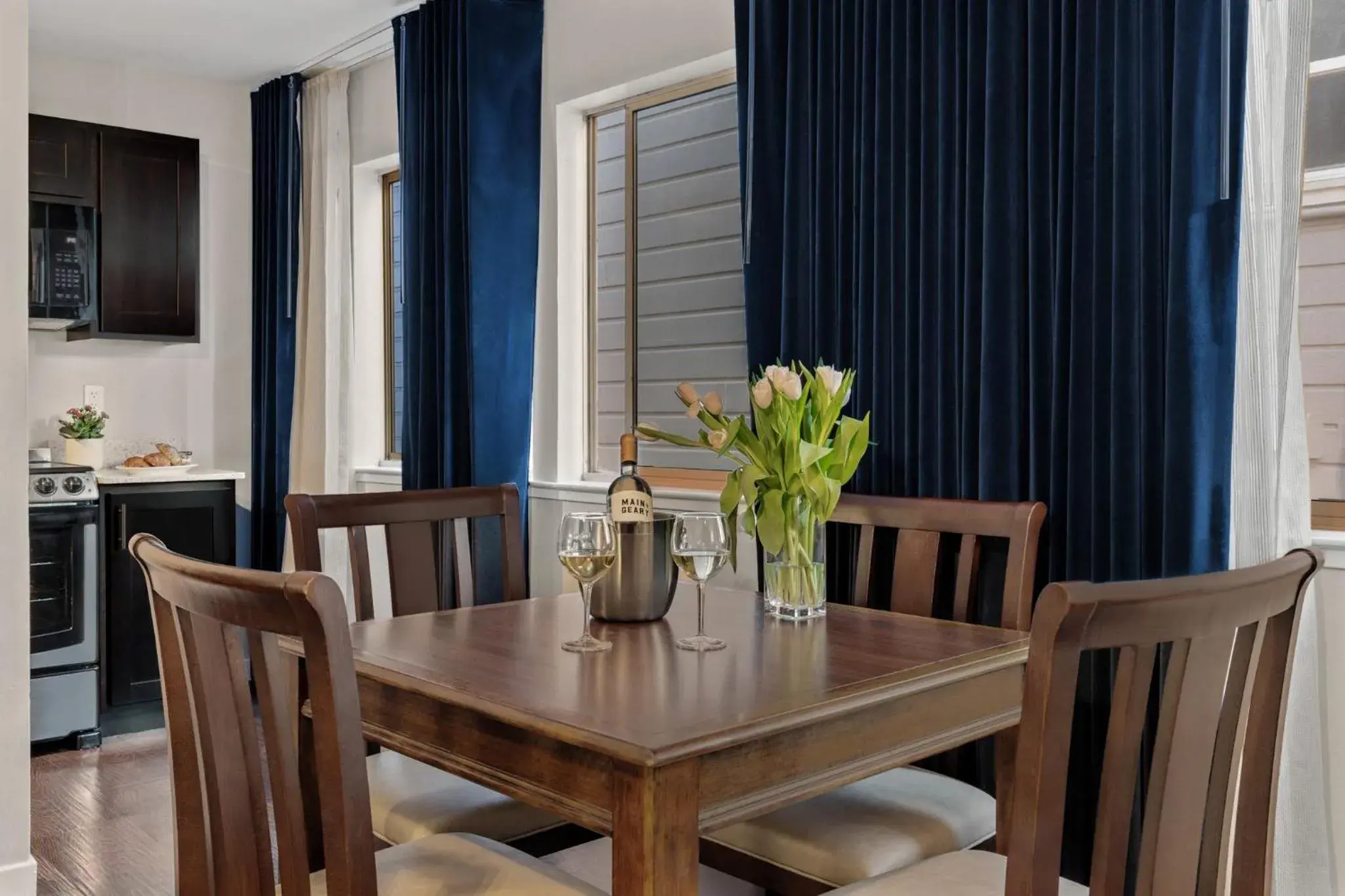 Restaurant/places to eat in The Suites at Fisherman's Wharf Restaurant/places to eat in The Suites at Fisherman's Wharf