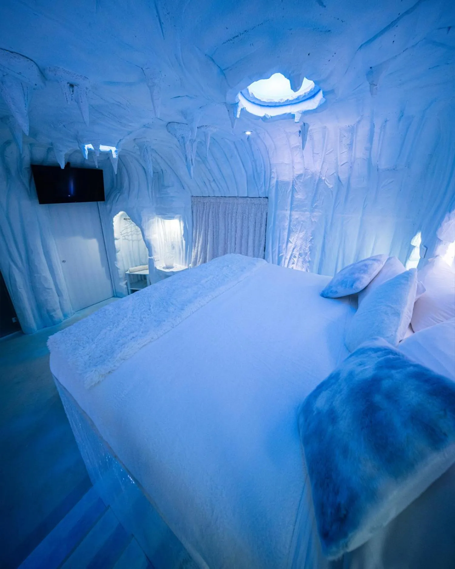 Bed in Meeting Hotel