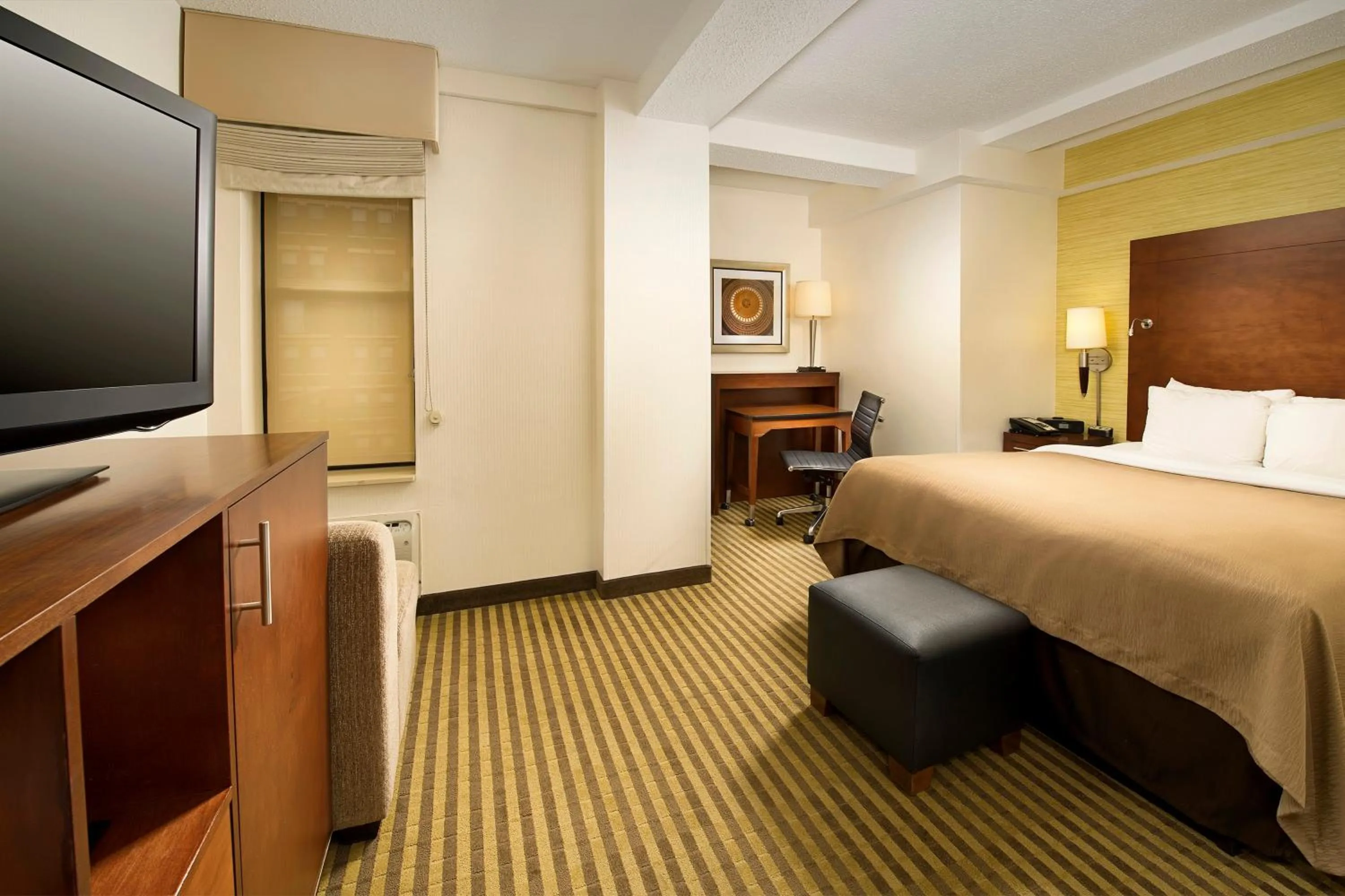 Bedroom, Bed in Comfort Inn Downtown DC-Convention Center