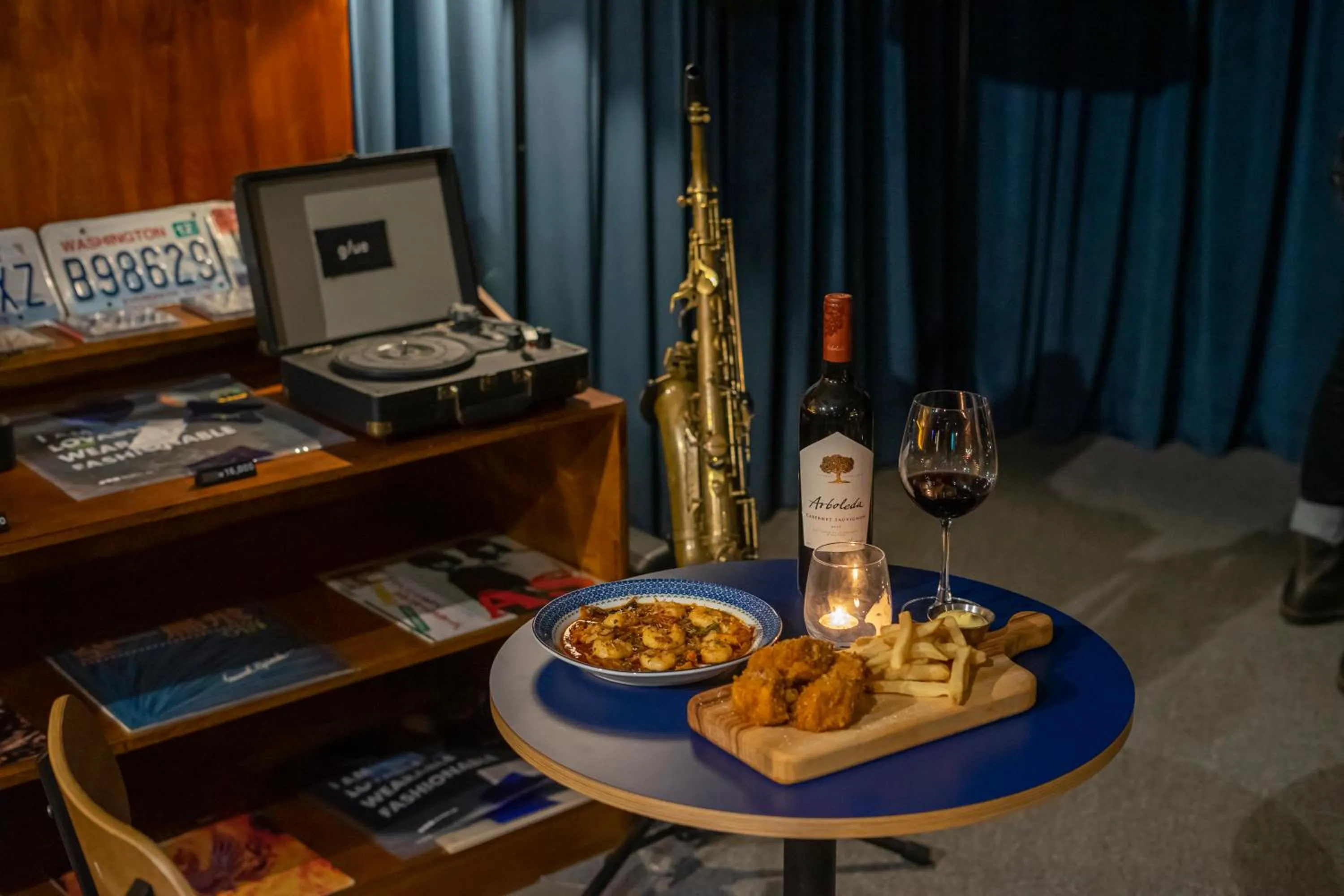 Food close-up in Glue Hotel