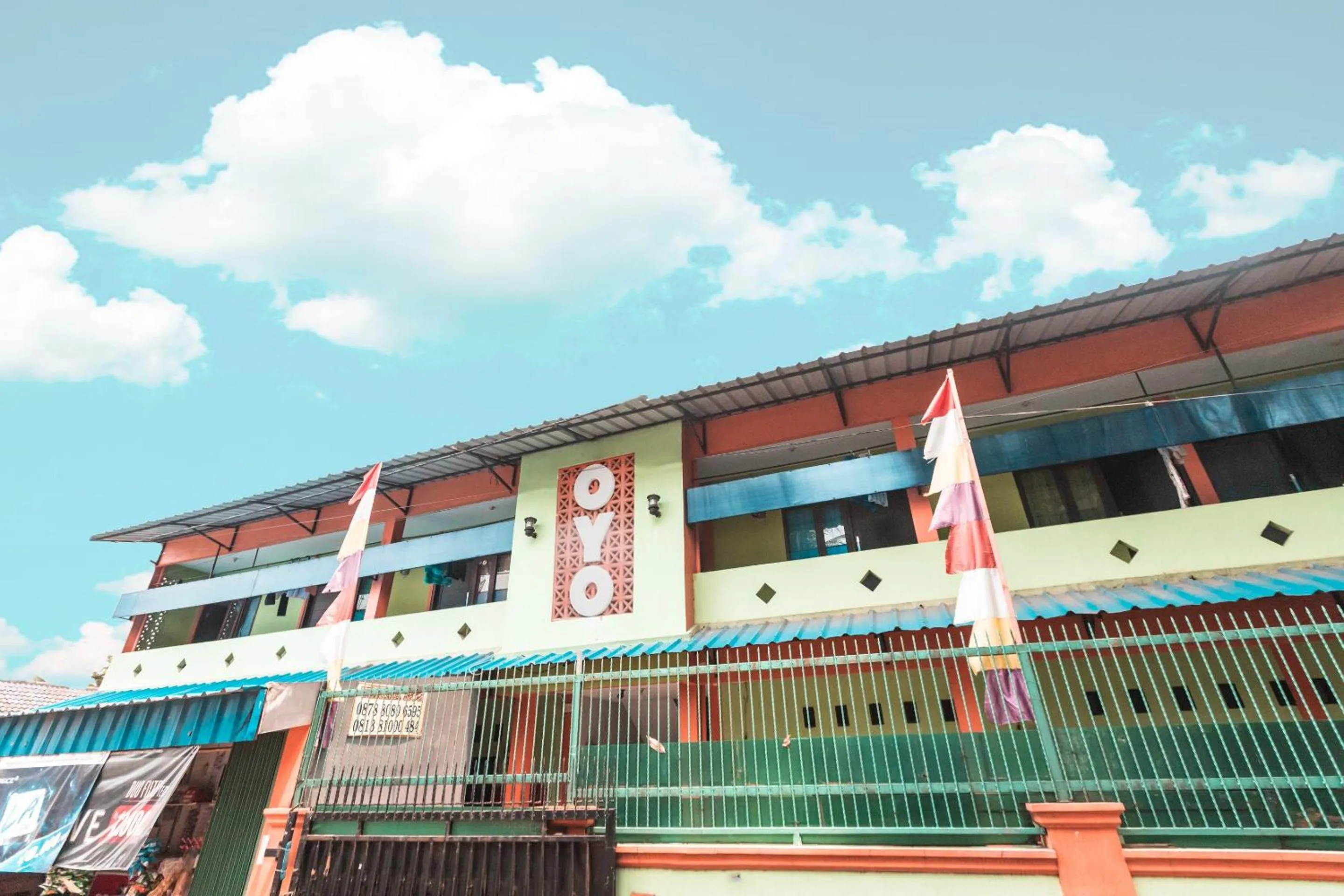 Facade/entrance in OYO Living 1756 Amira Guest House