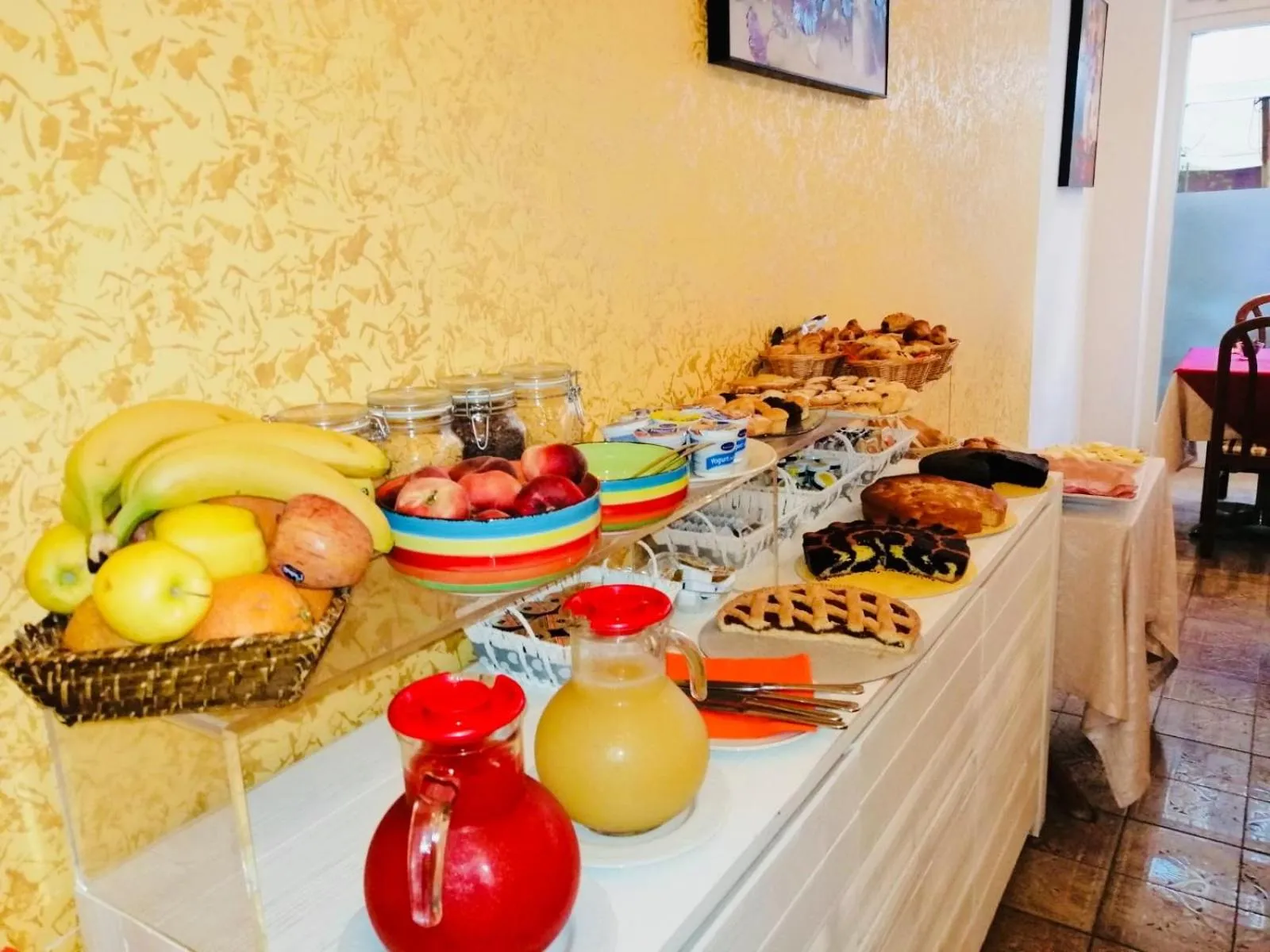 Buffet breakfast in Hotel Dedoni