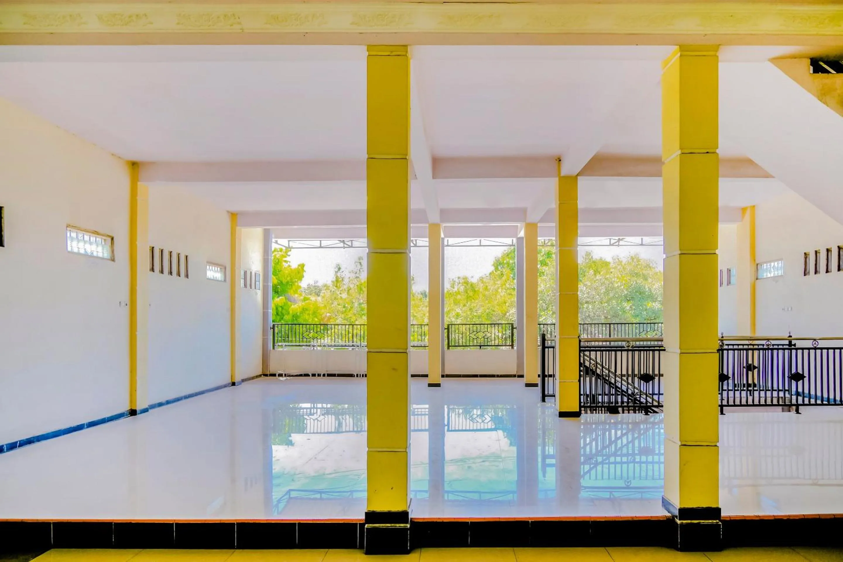 Lobby or reception in Hotel O Family Residence Syariah