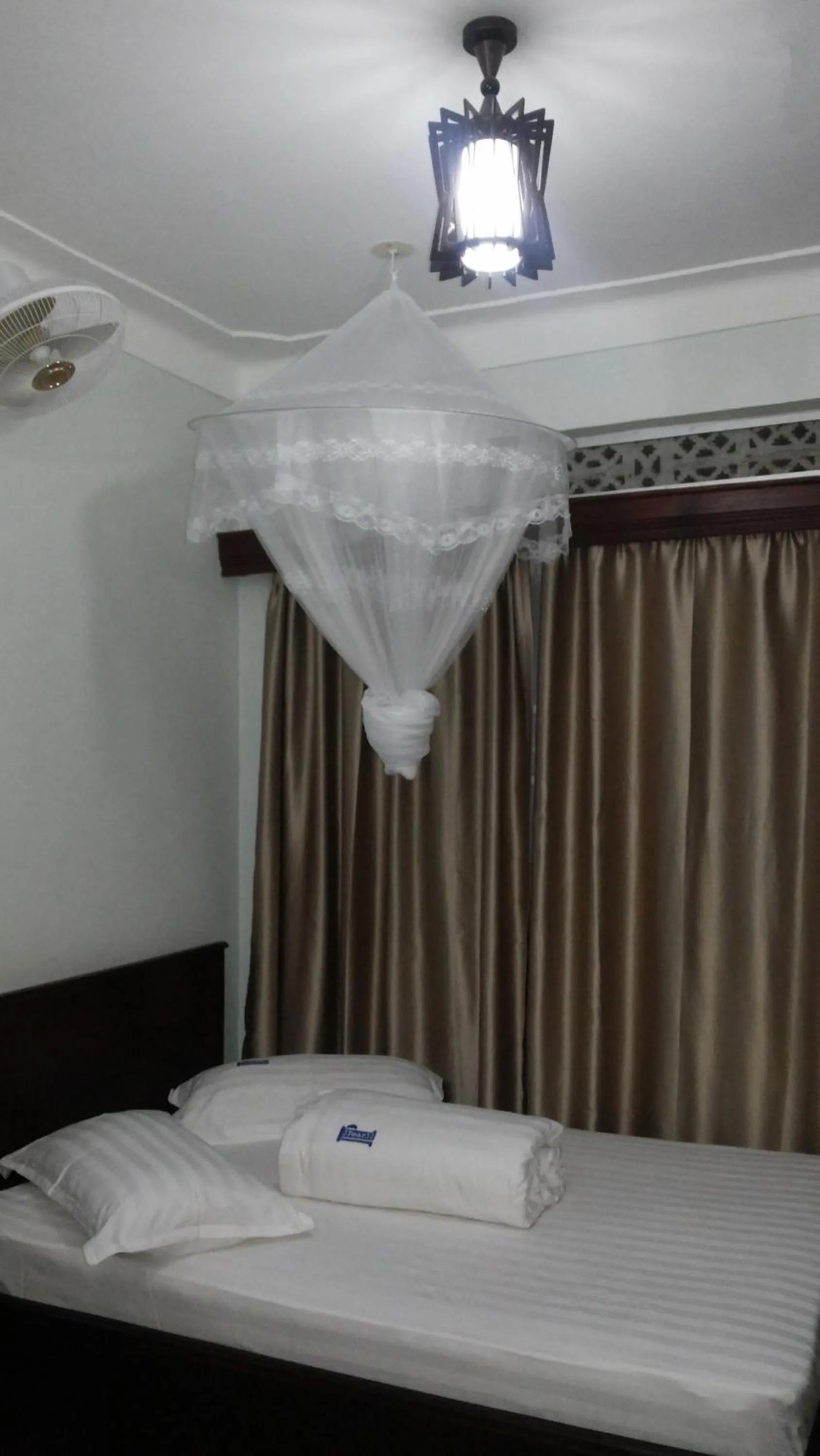 Bed in The Pearl Inn