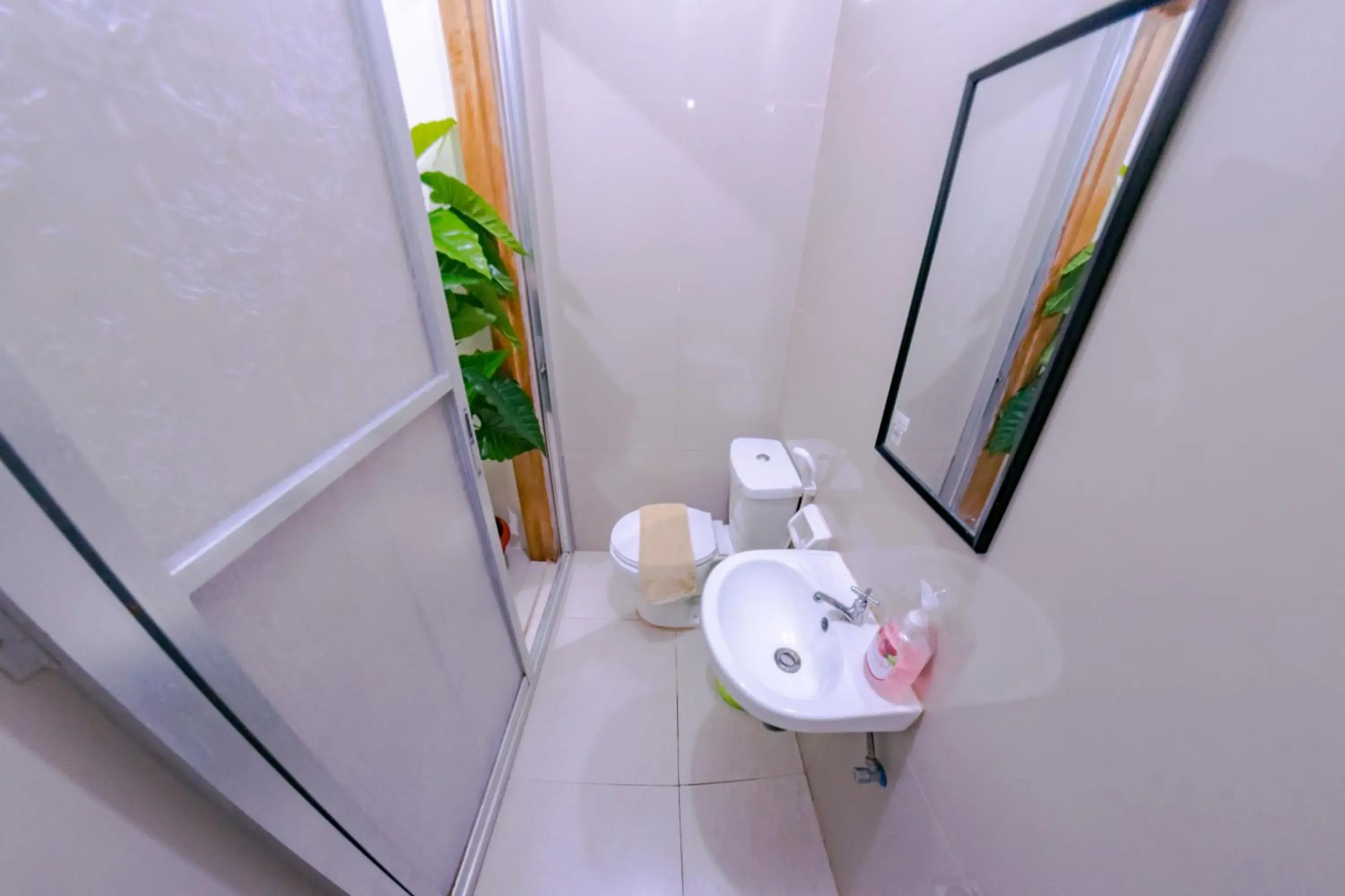 Single Room with Private Bathroom - single occupancy in Casa Bicolandia Suites Single Room with Private Bathroom - single occupancy in Casa Bicolandia Suites