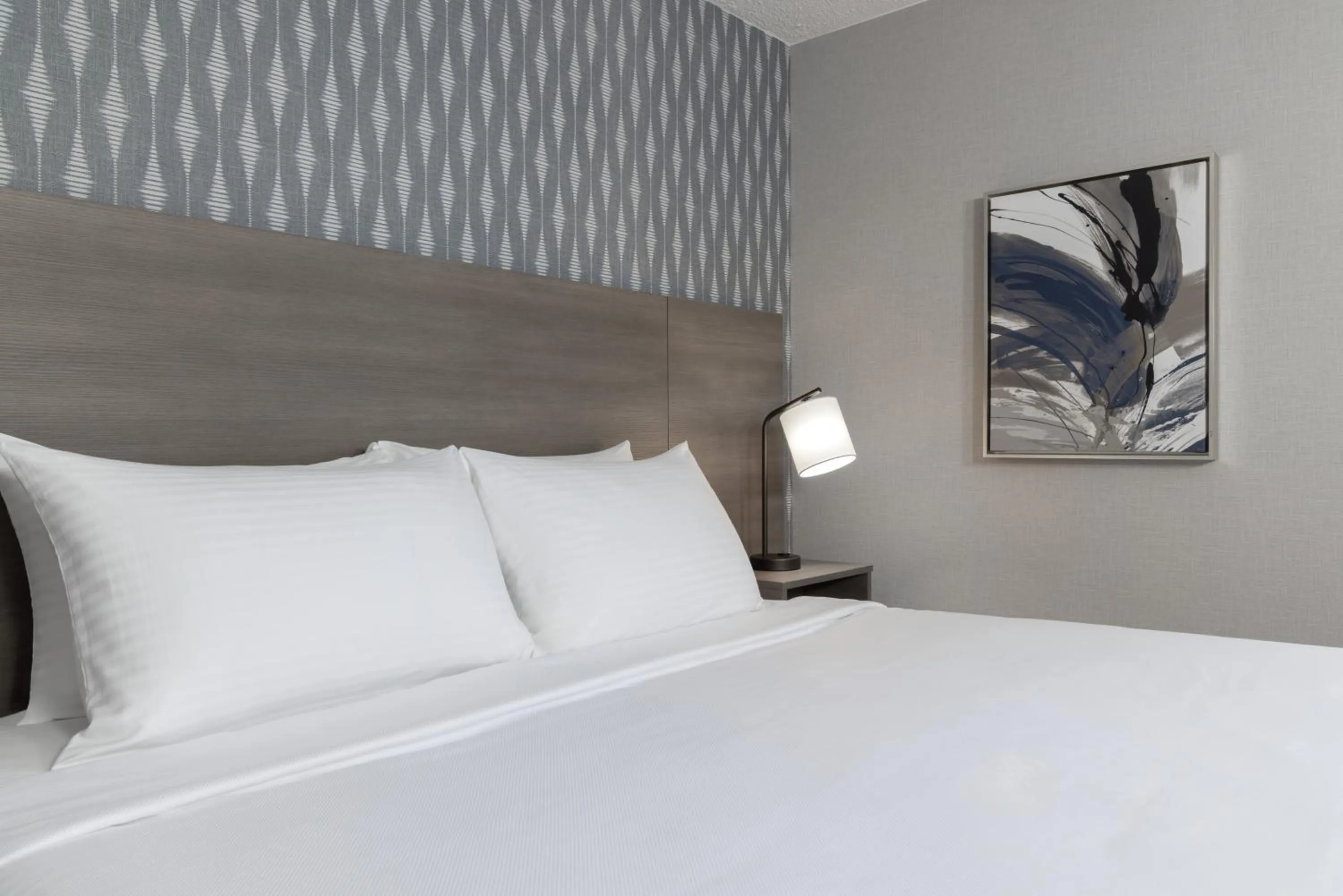 Bed in Midtown Hotel