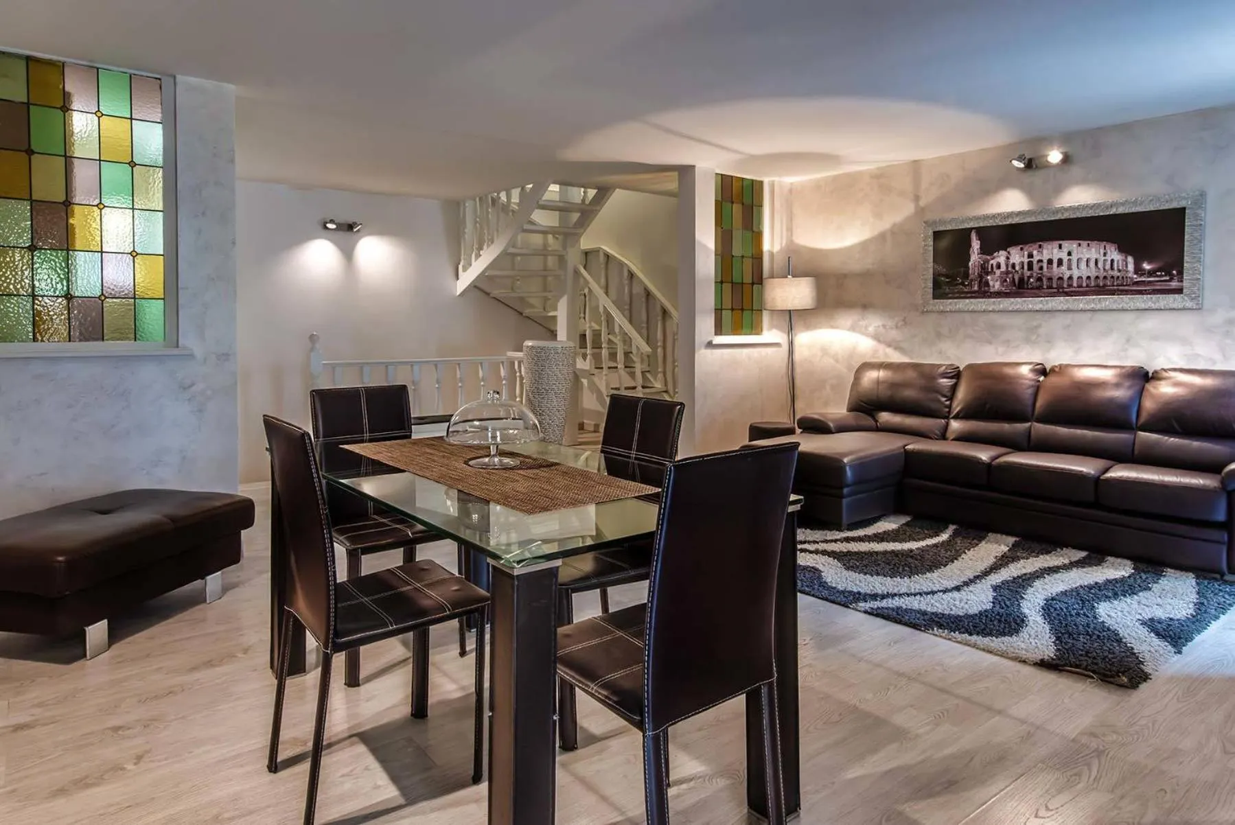 TV and multimedia in Black And White Suite