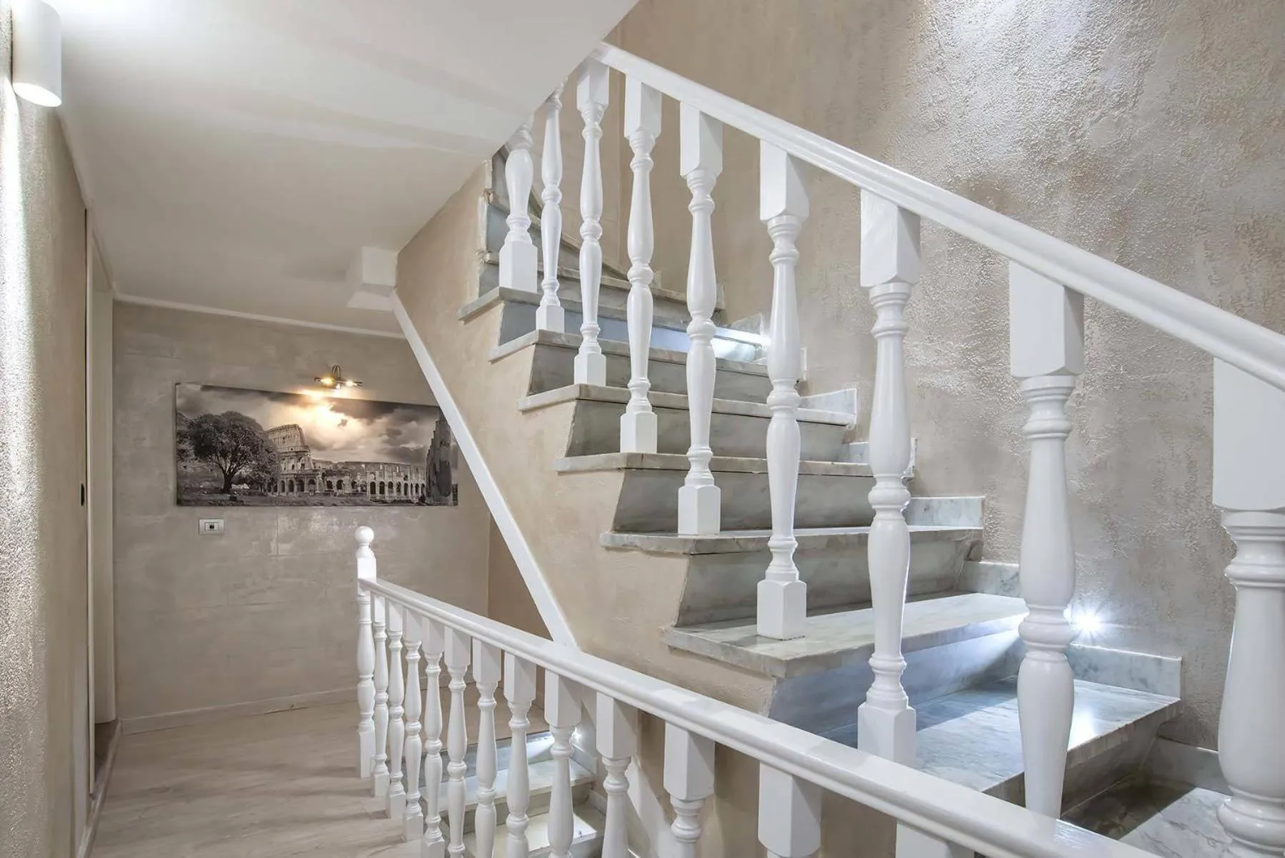 Lobby or reception in Black And White Suite