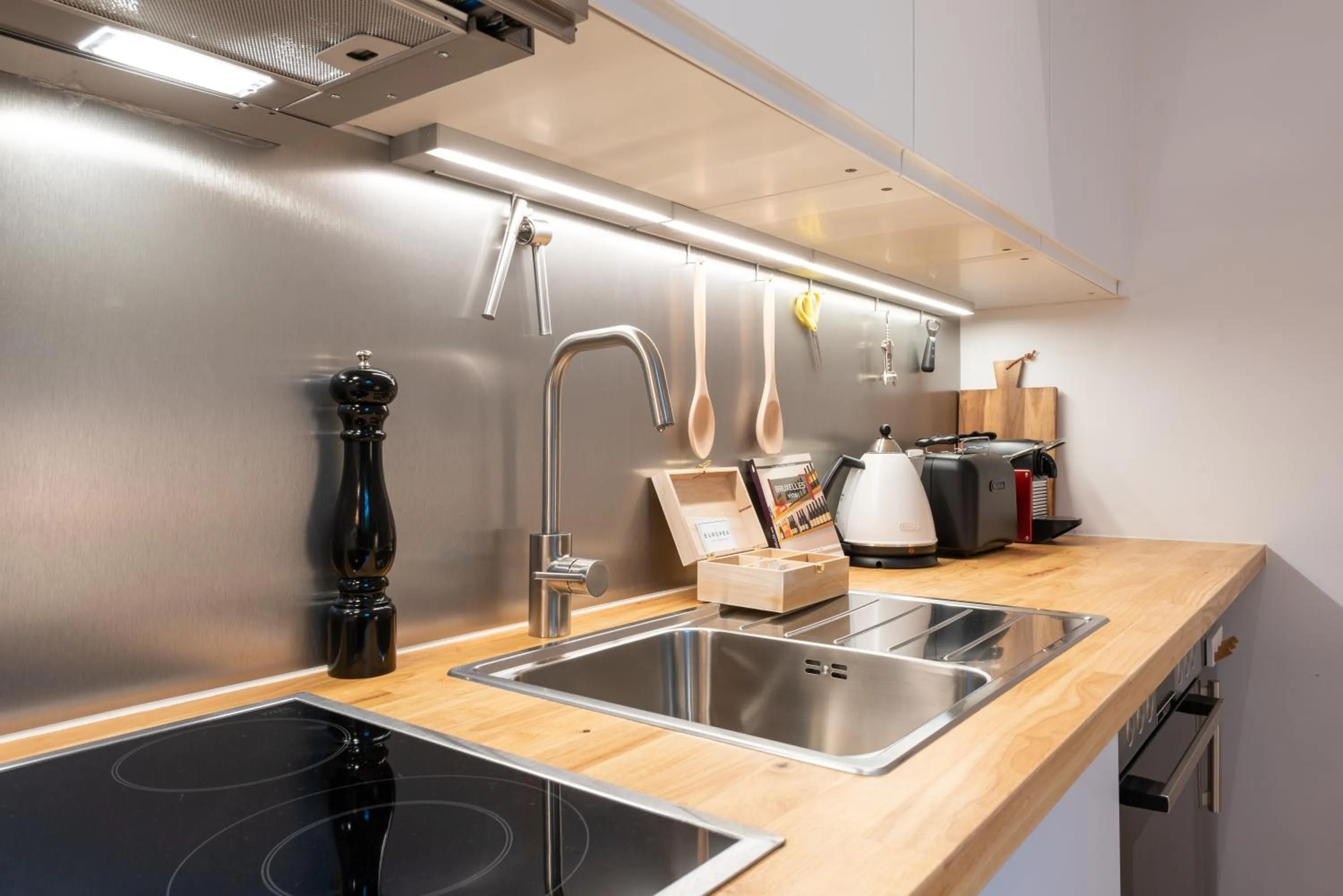 Kitchen or kitchenette in Newton Boutique Hotel Residences - Brussels EU Area