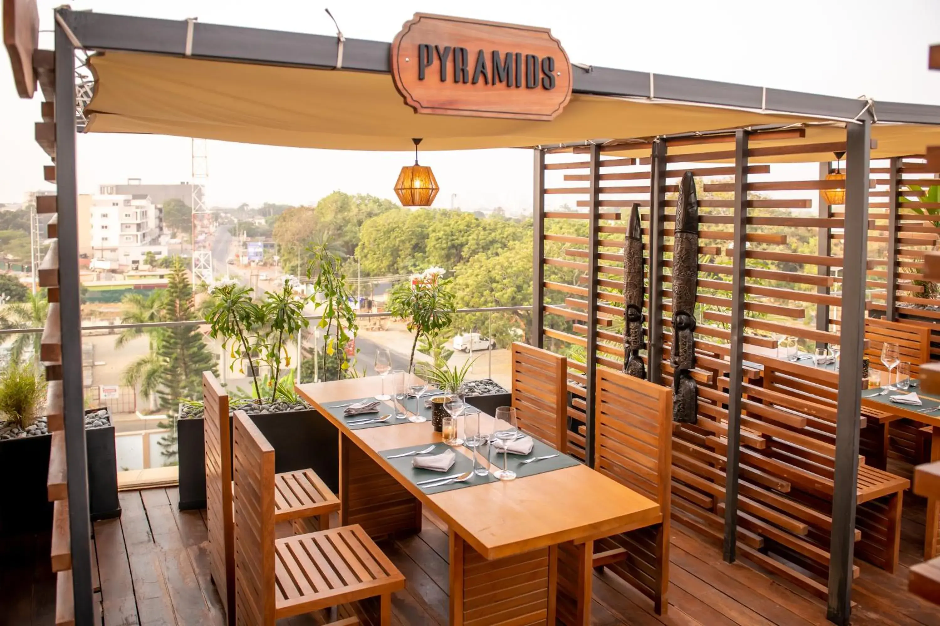 Restaurant/places to eat in Bel Air Crest Hotel & Suites Restaurant/places to eat in Bel Air Crest Hotel & Suites