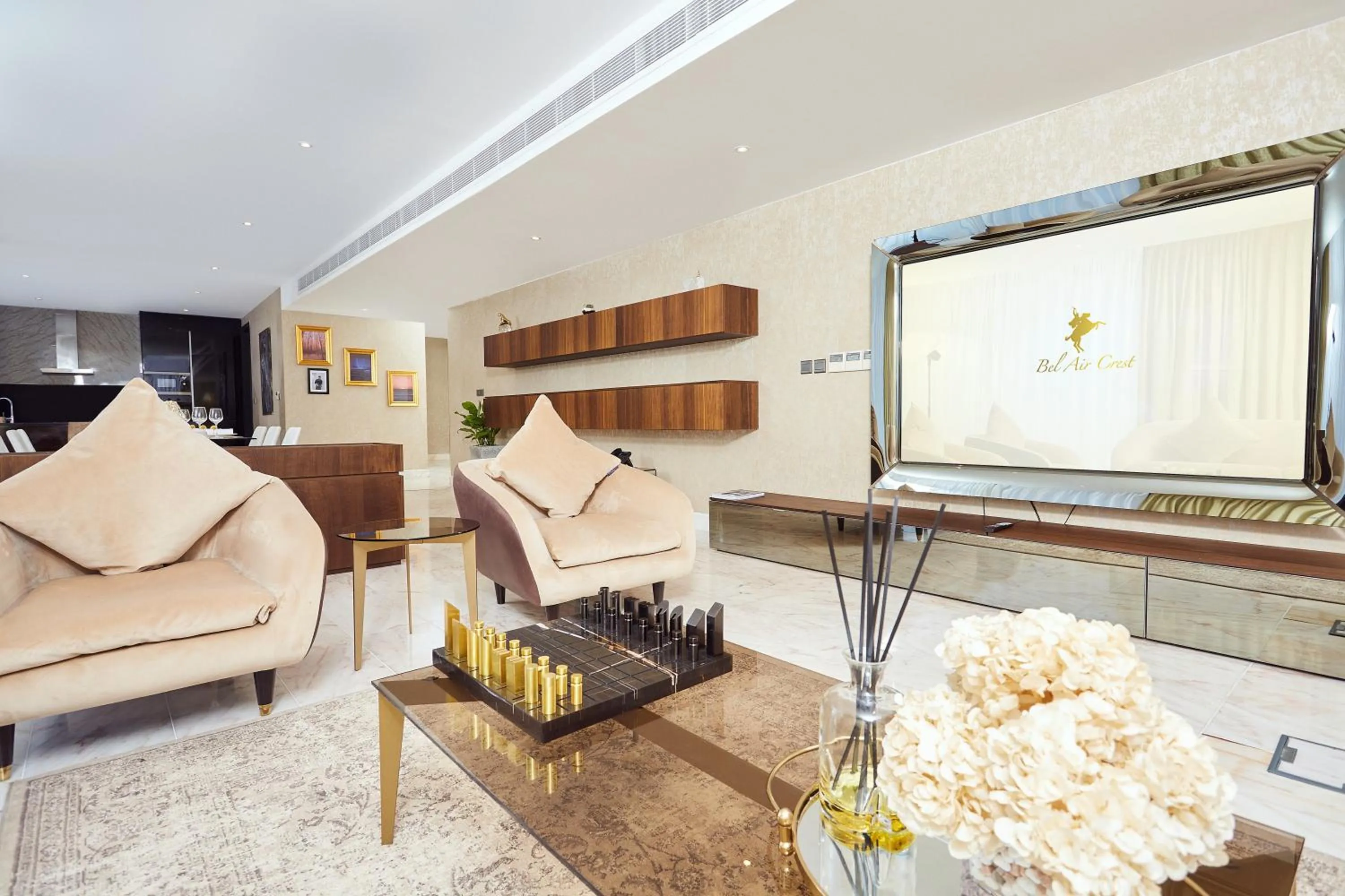 Living room in Bel Air Crest Hotel & Suites