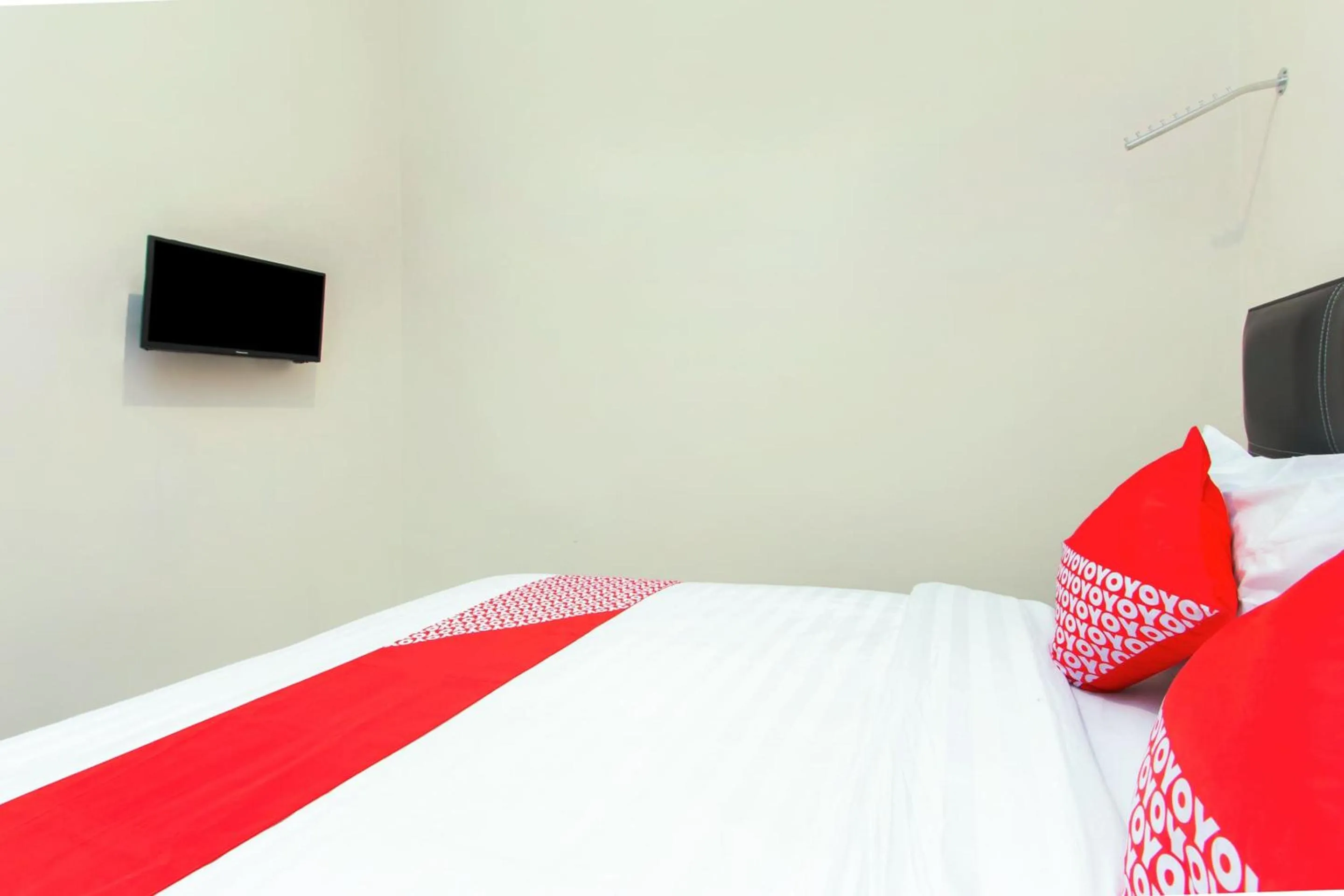 Bedroom, Bed in Hotel O Homestay Wak Gobenk