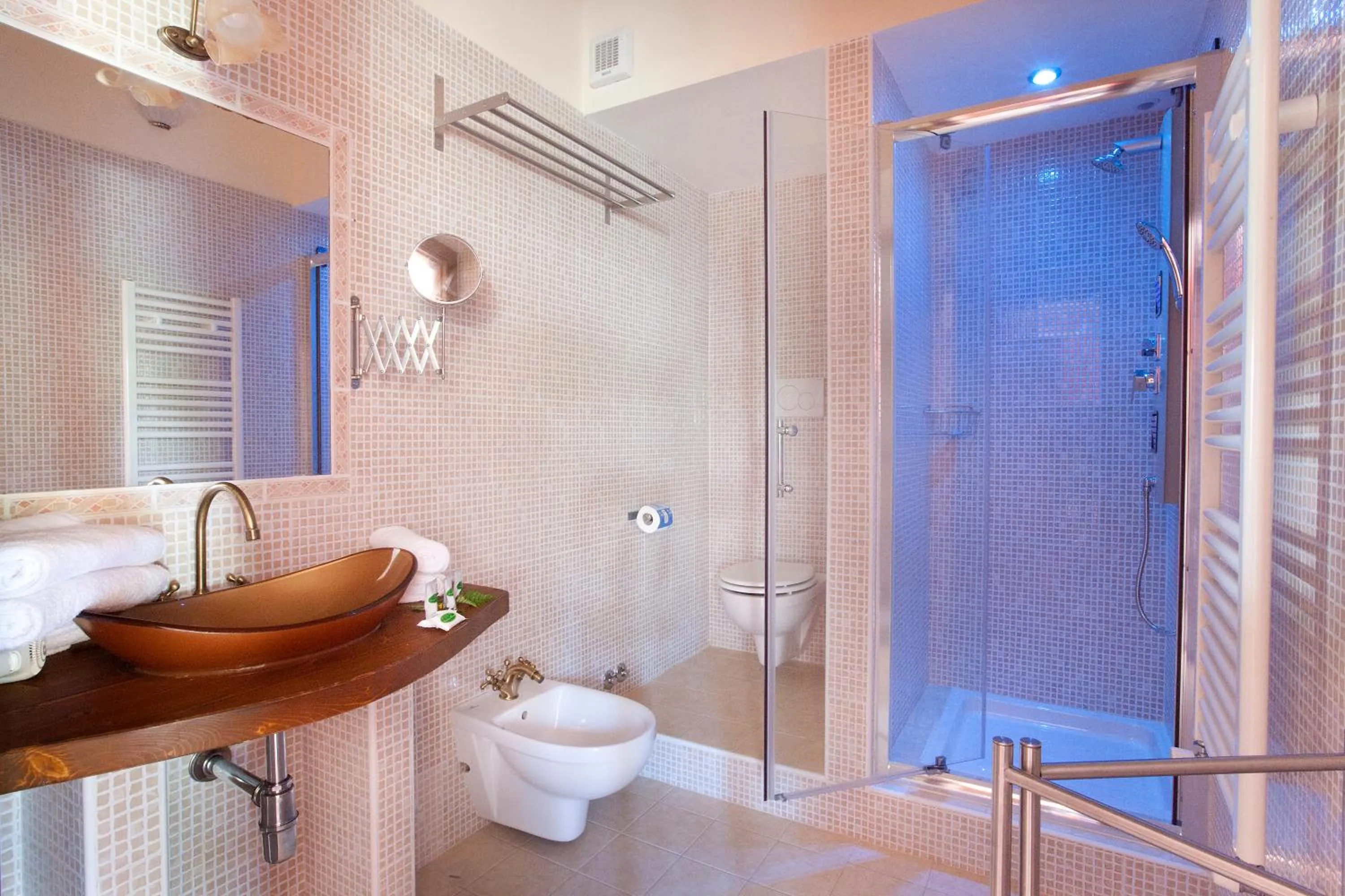 Toilet in Resort Umbria Spa