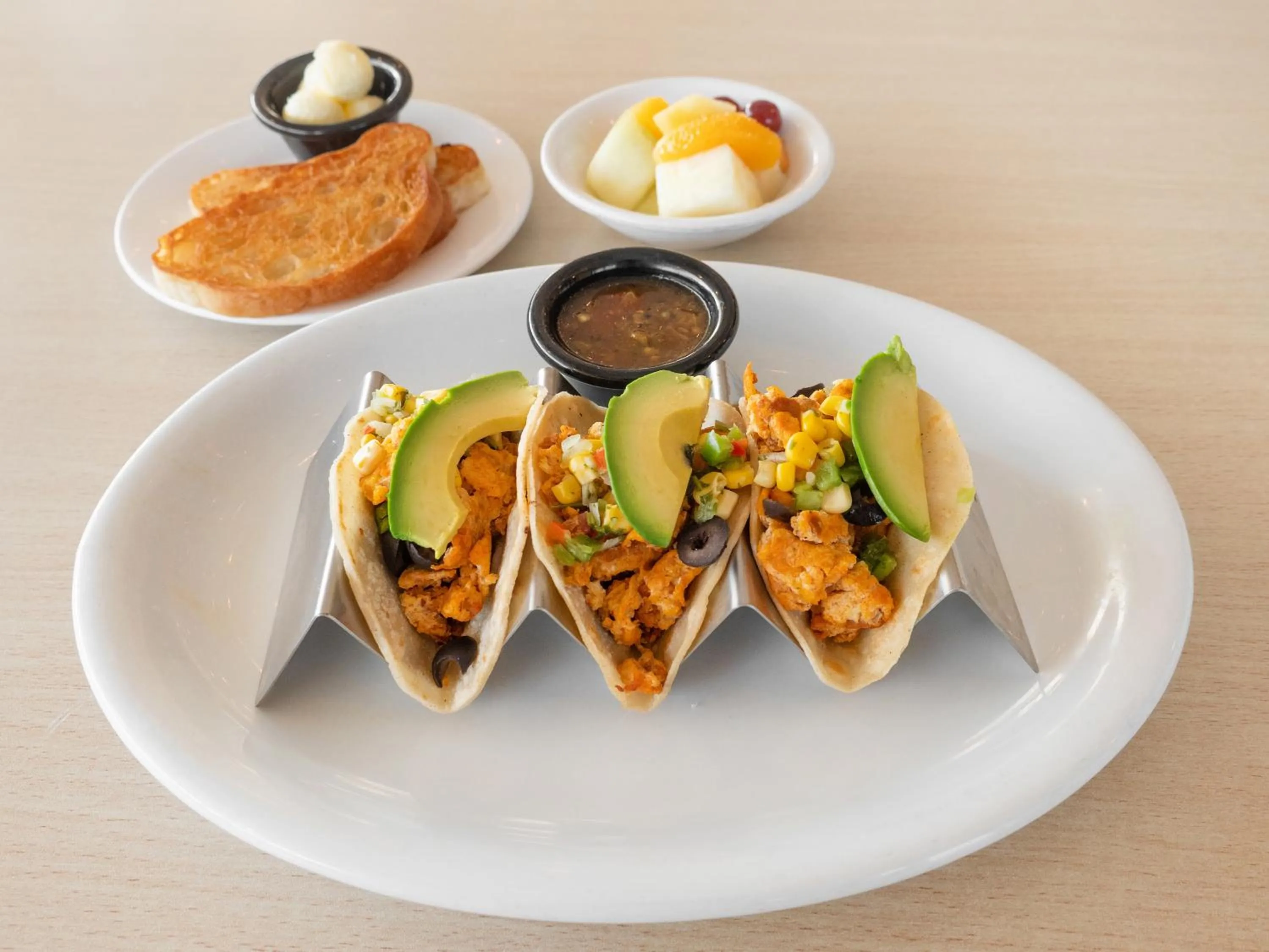 Restaurant/places to eat in Coast Burbank Hotel