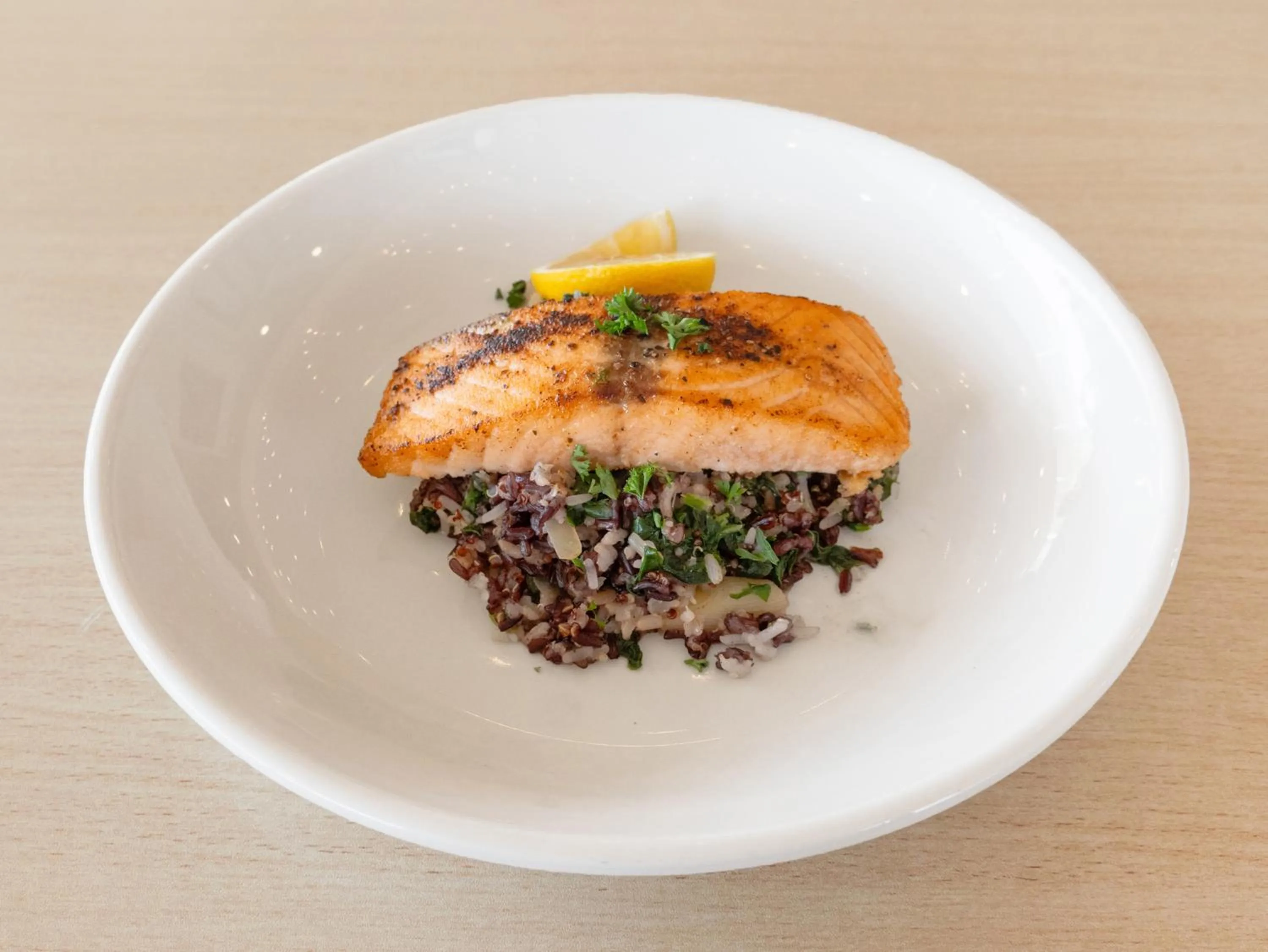 Restaurant/places to eat in Coast Burbank Hotel