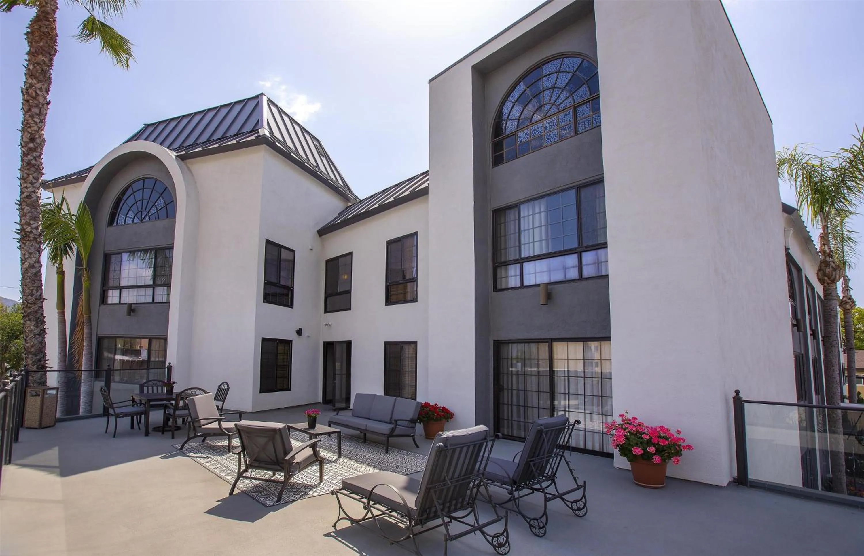 Property building in Coast Burbank Hotel