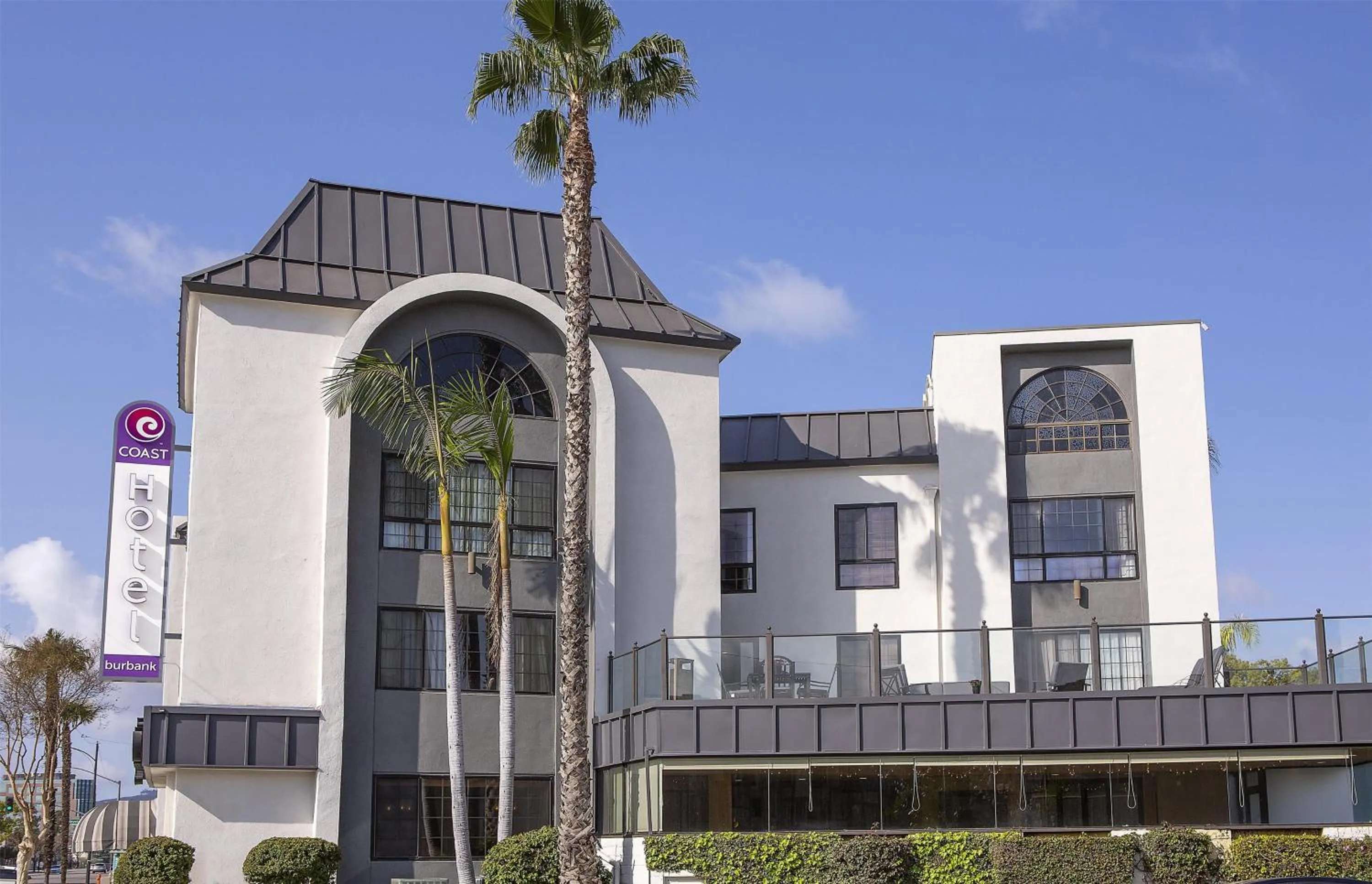 Property building in Coast Burbank Hotel