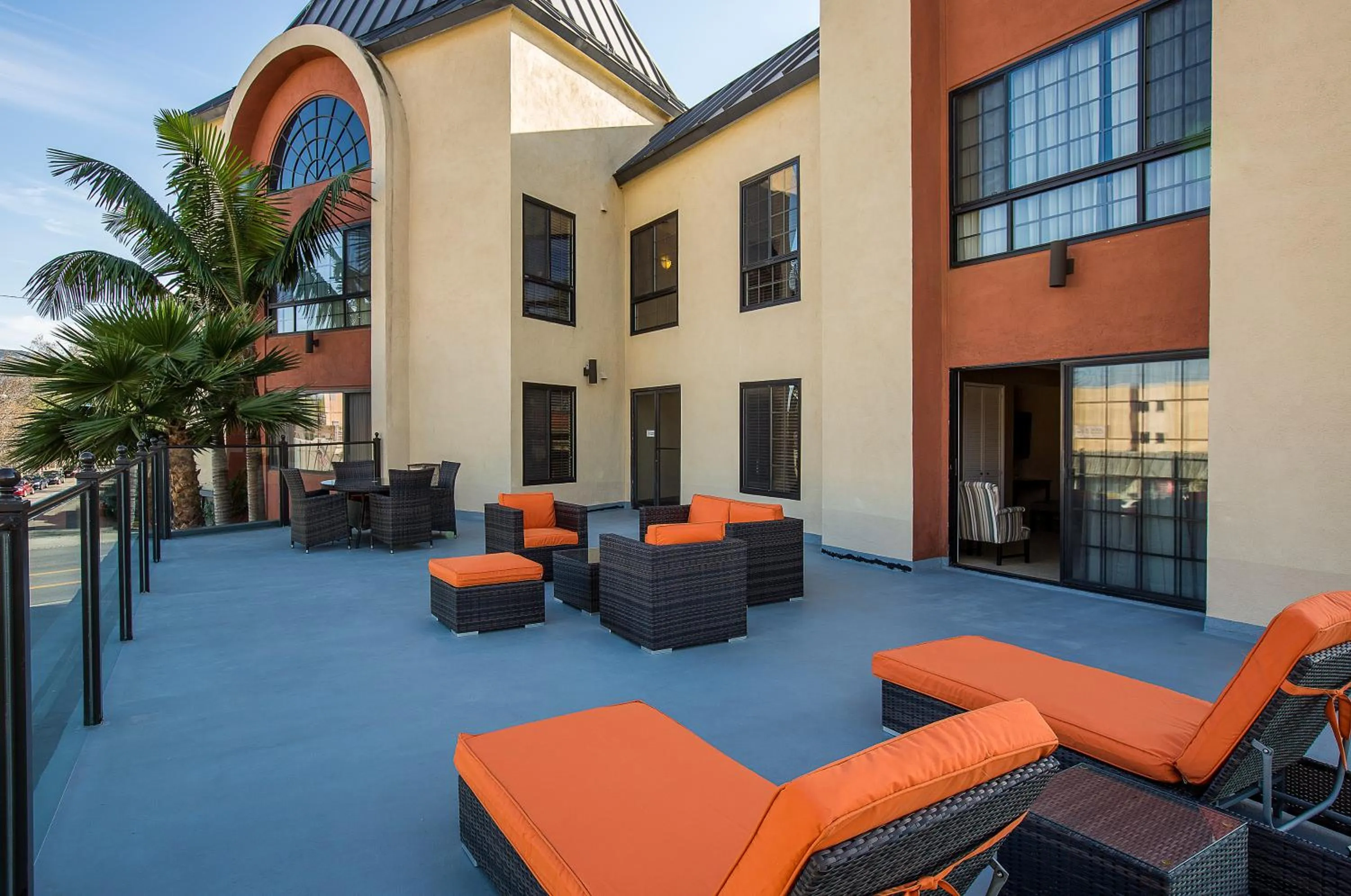Balcony/Terrace in Coast Burbank Hotel