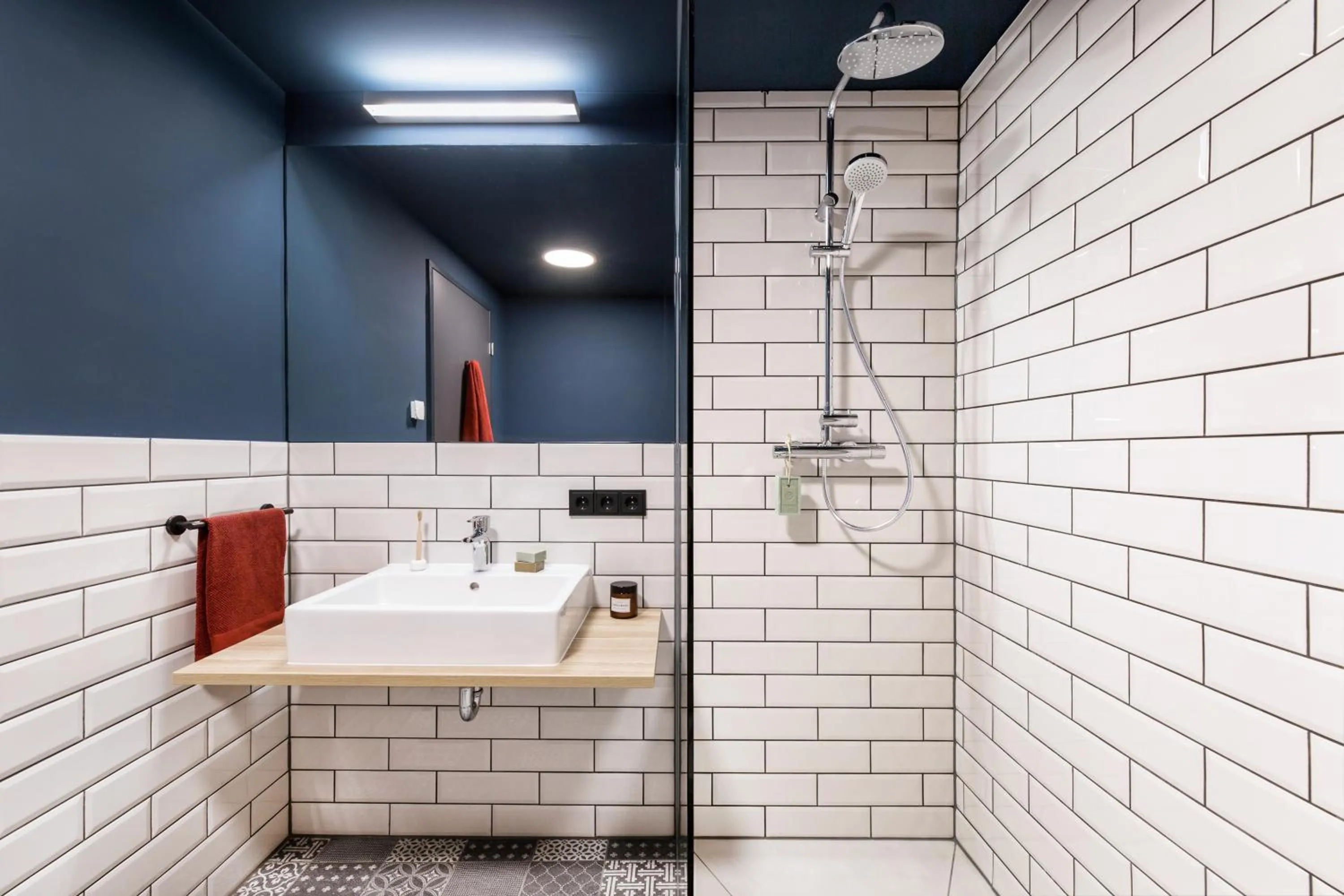 Bathroom in ipartment Frankfurt Airport