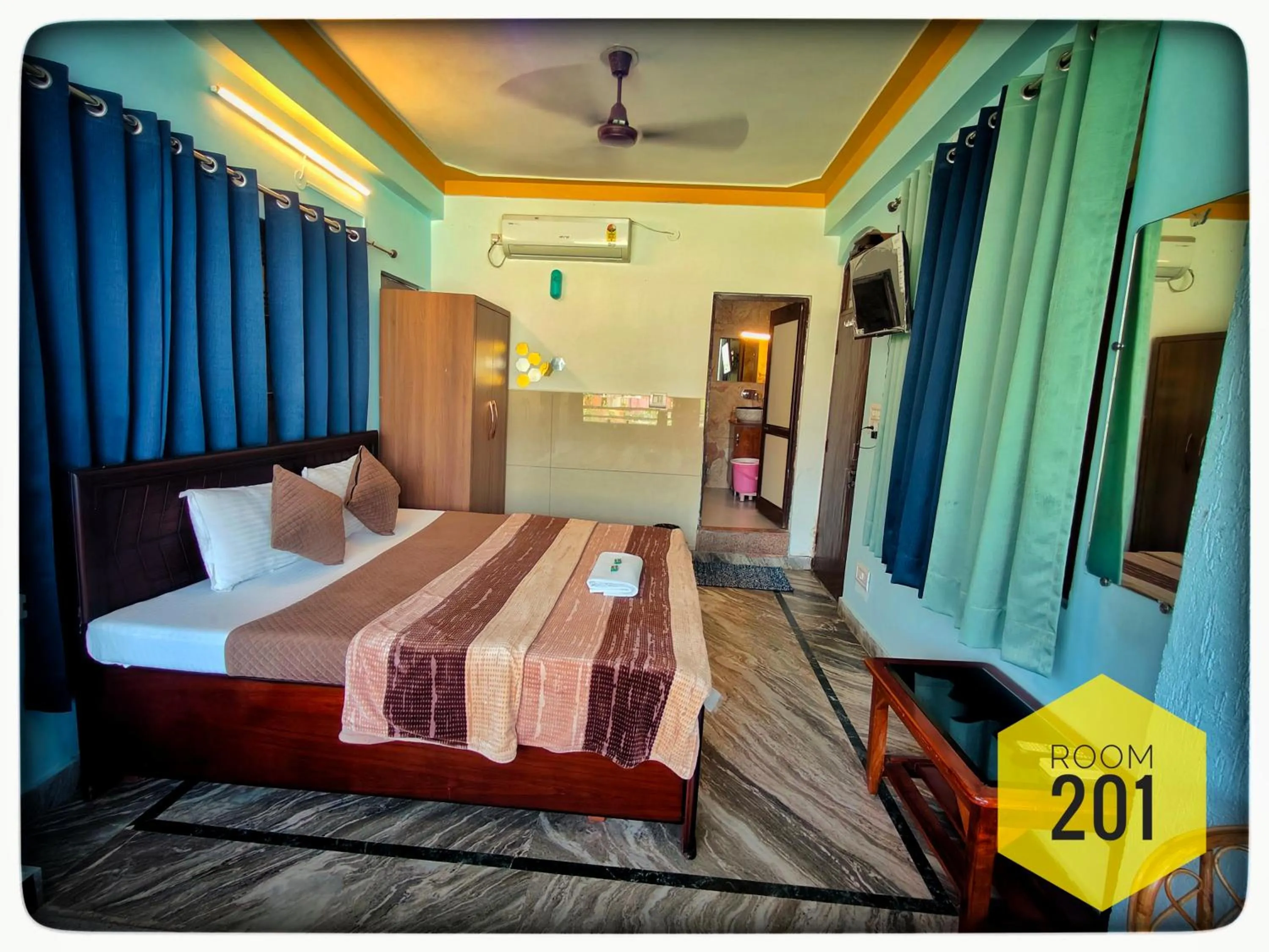 Bed in Shri Ganga View Guest House
