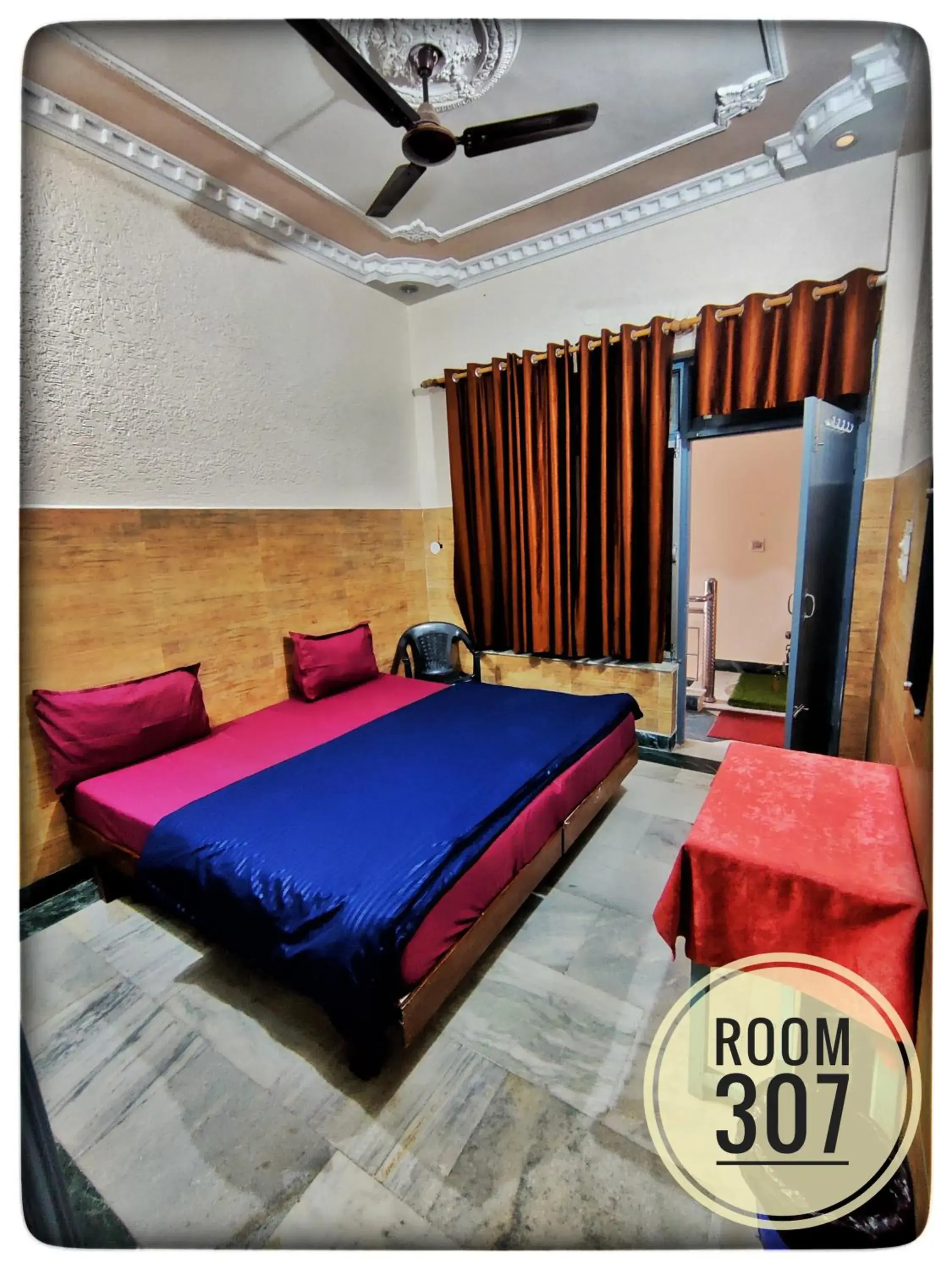 Bed in Hotel Ganga View Bed in Hotel Ganga View