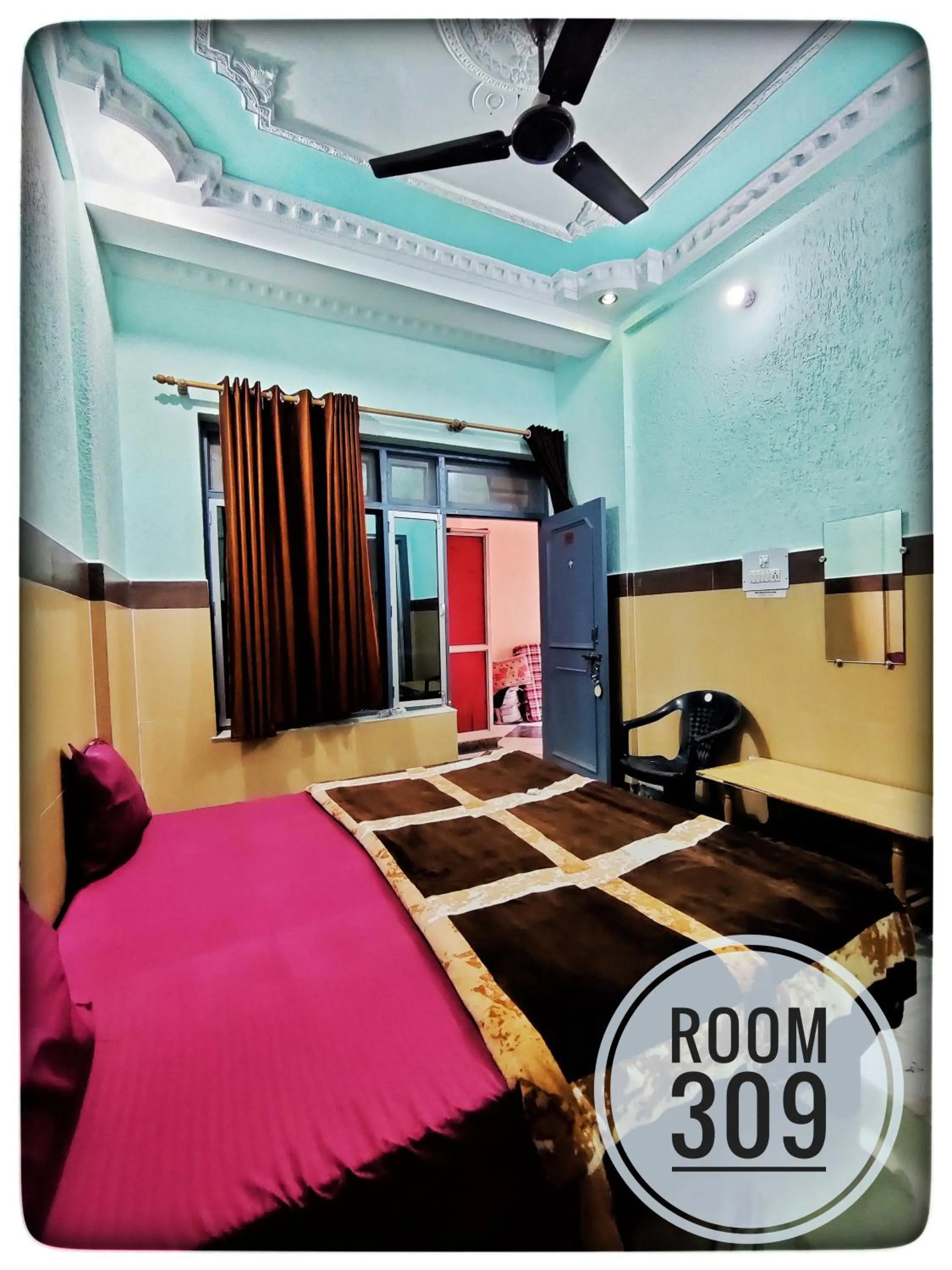 Bed in Hotel Ganga View