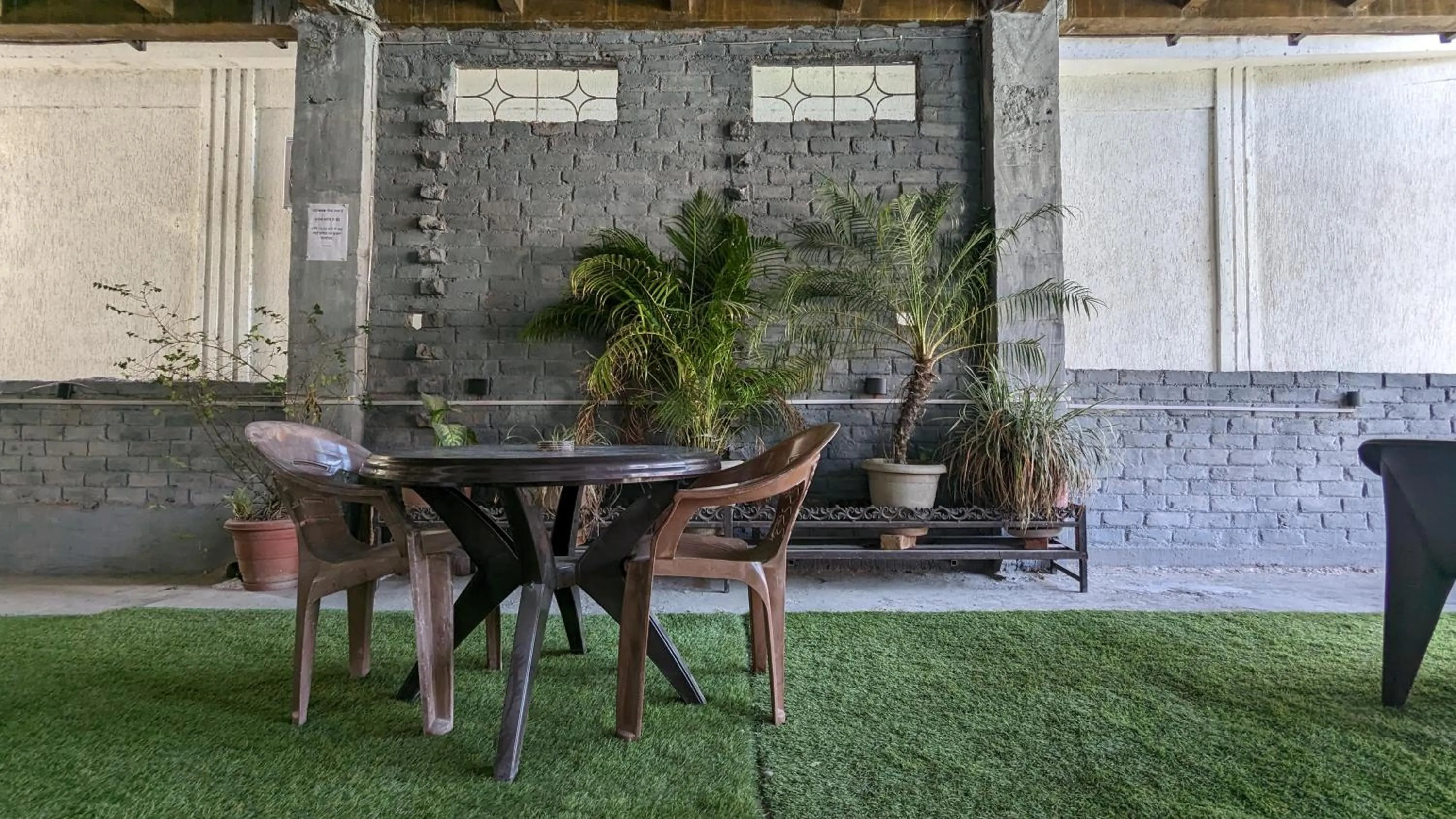 Seating area in Shri Ganga View Guest House