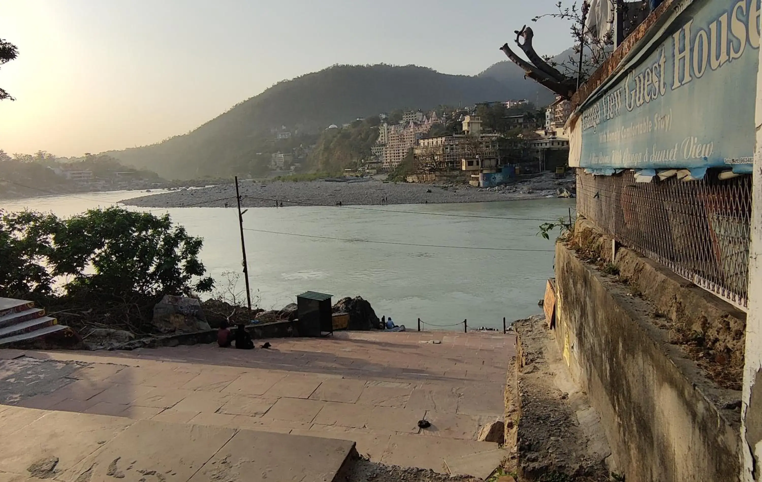 Property building in Hotel Ganga View Property building in Hotel Ganga View