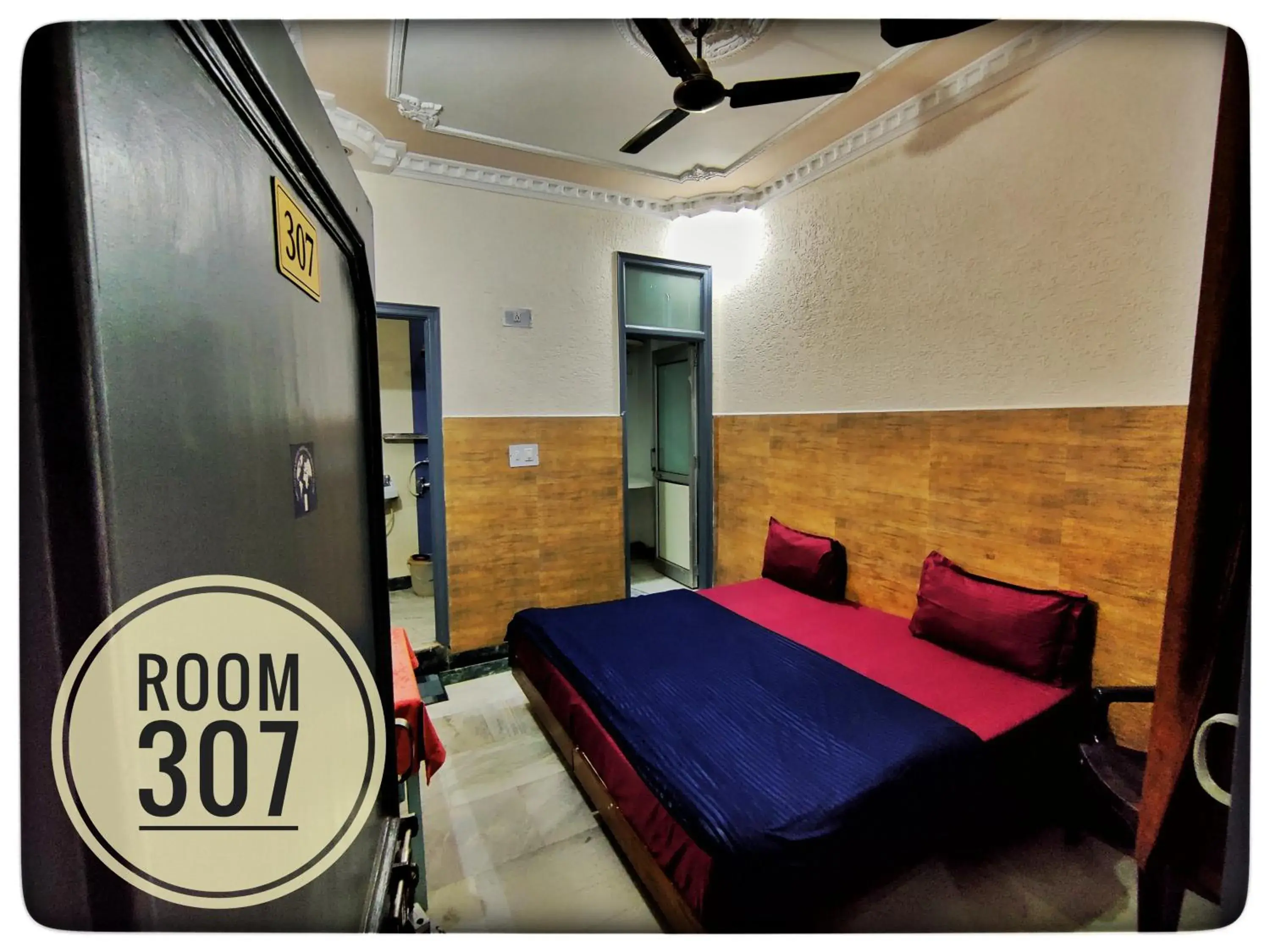 Bed in Hotel Ganga View Bed in Hotel Ganga View