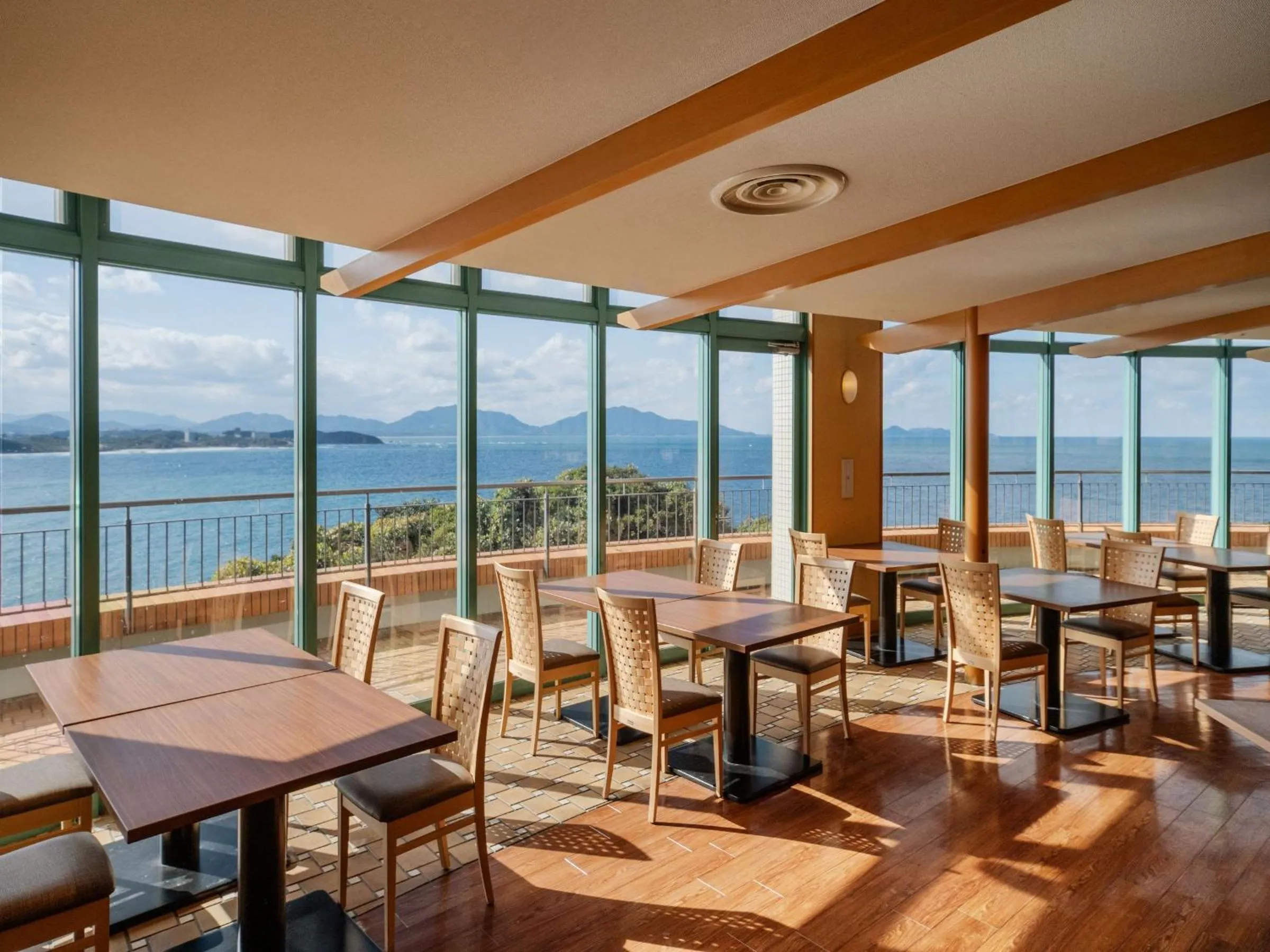 Restaurant/places to eat in KAMENOI HOTEL Genkainada