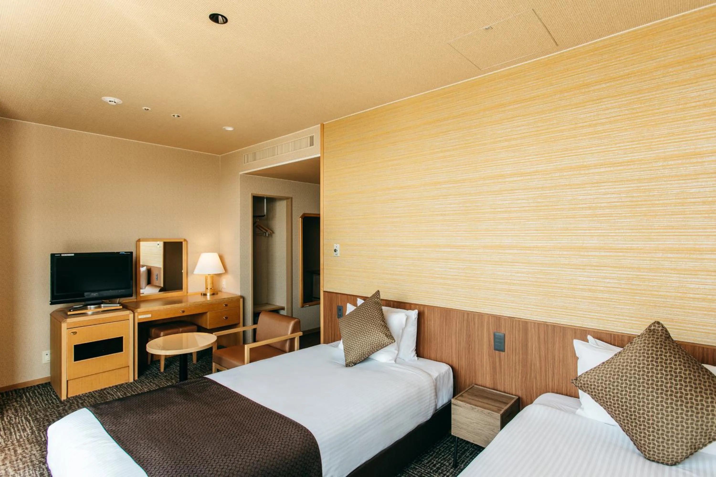 Photo of the whole room, Bed in KAMENOI HOTEL Genkainada