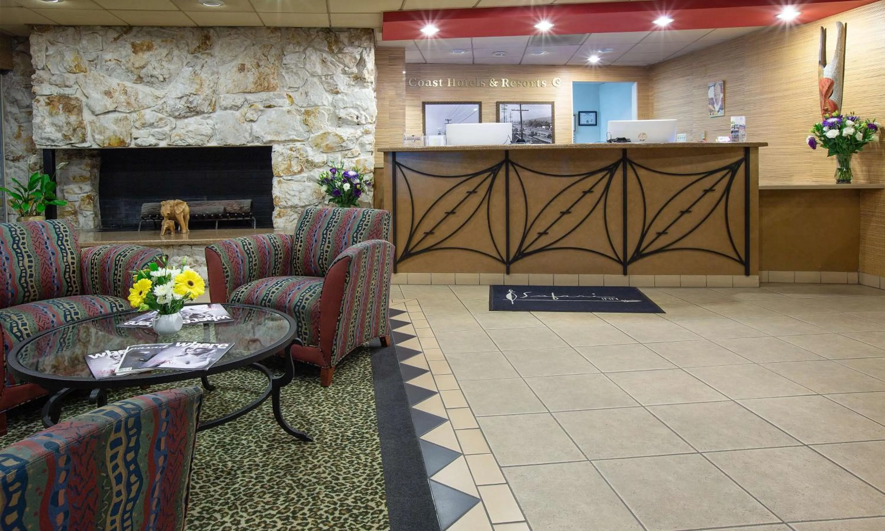 Lobby or reception in Safari Inn, a Coast Hotel