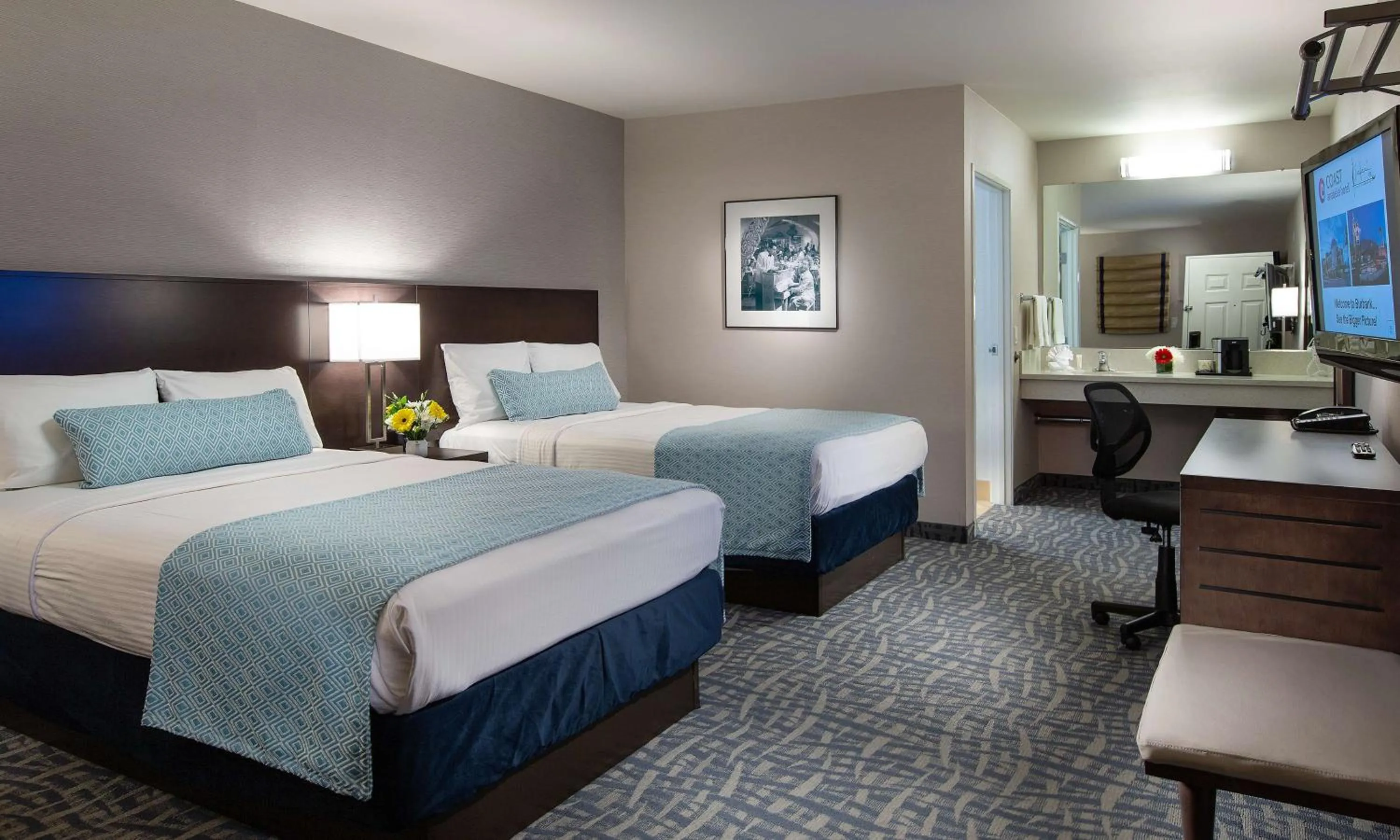 Bedroom, Bed in Safari Inn, a Coast Hotel