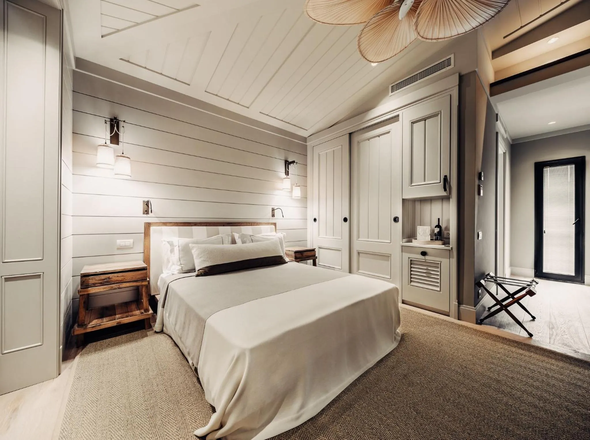 Photo of the whole room, Bed in Bernadet Alaçatı