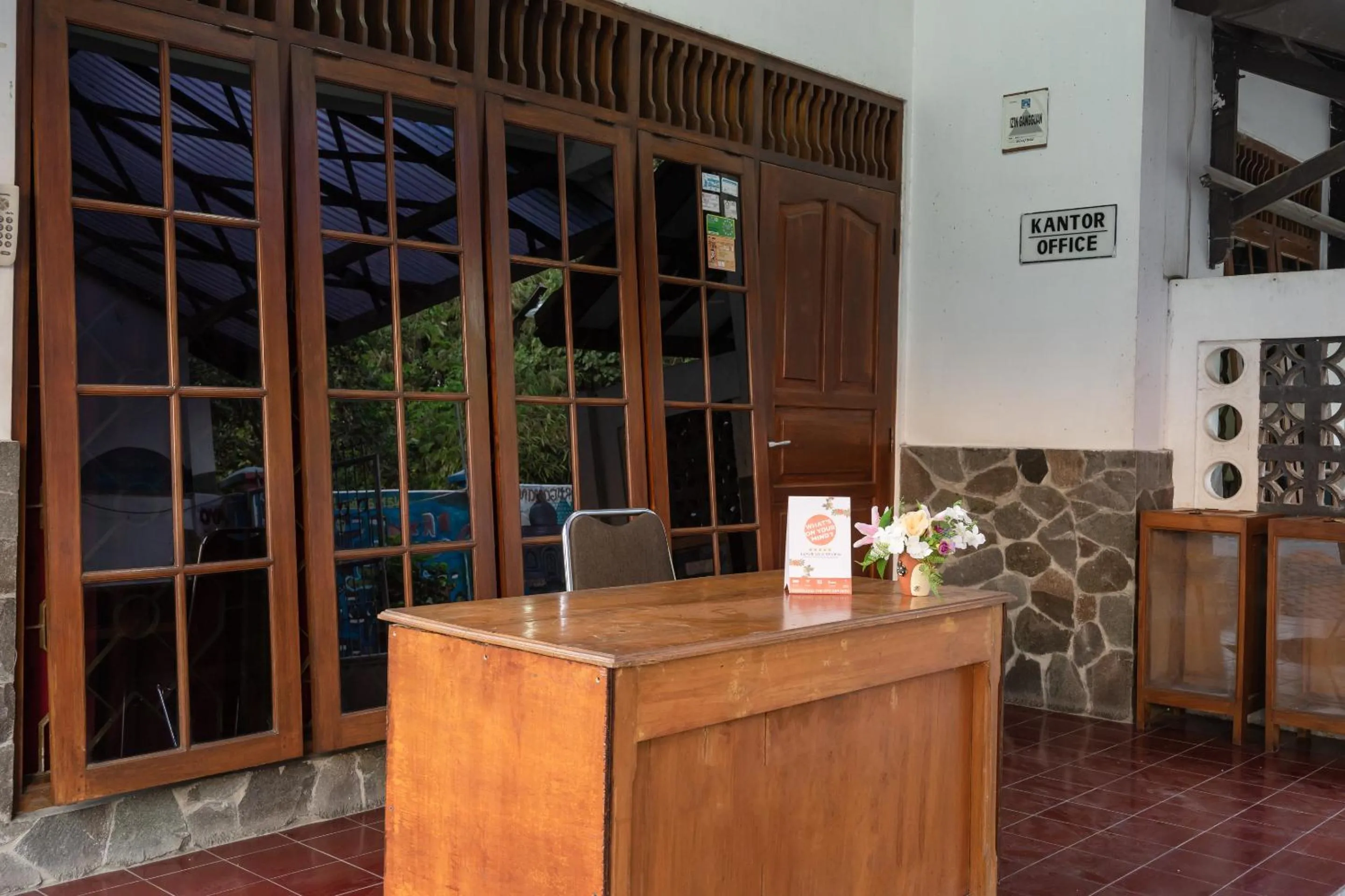 Lobby or reception in Hotel O Omah Duwet