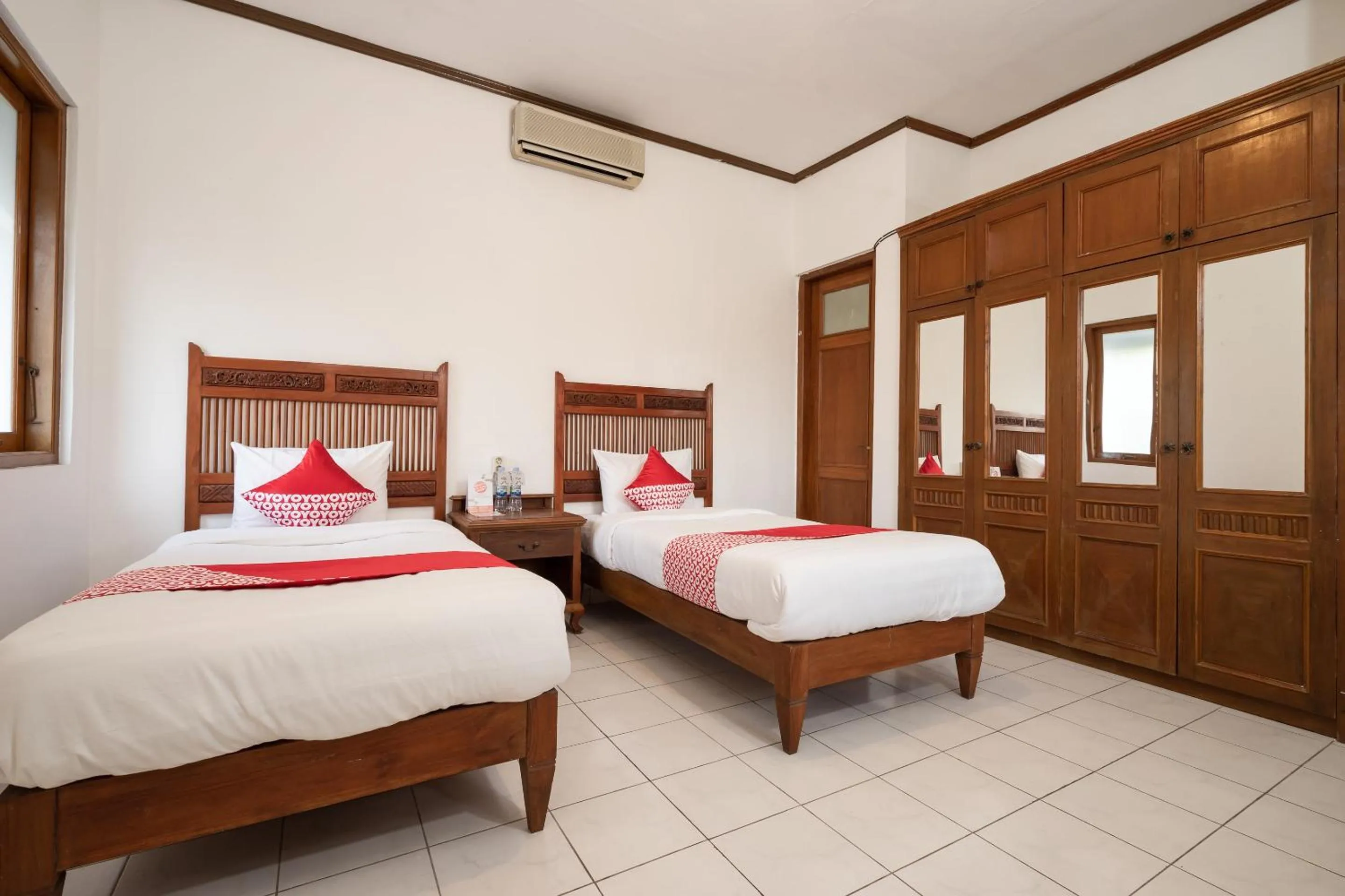 Bedroom in Hotel O Omah Duwet