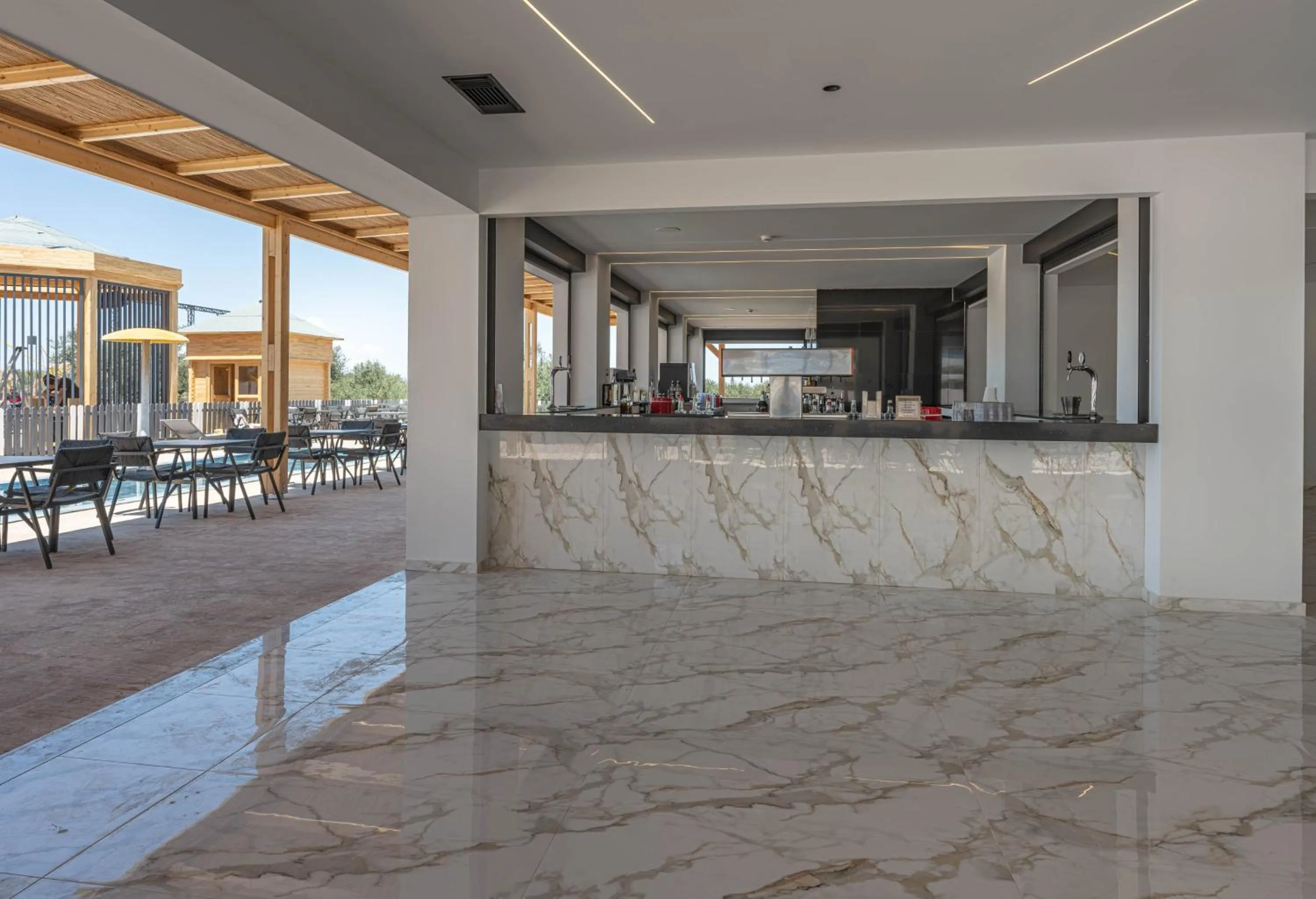 Lounge or bar in Caretta Paradise Resort & WaterPark