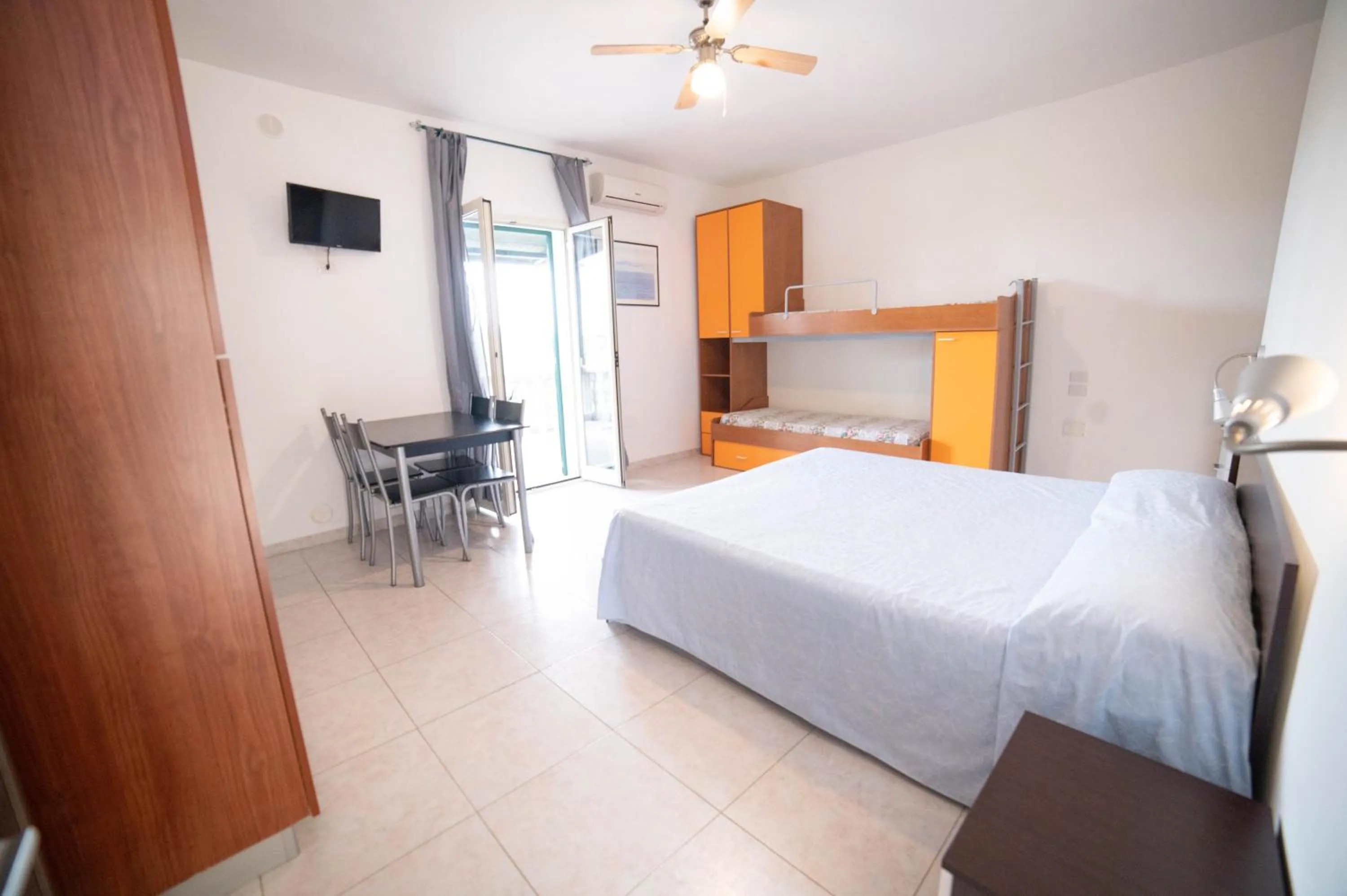 Photo of the whole room, Bed in Residence Il Falco