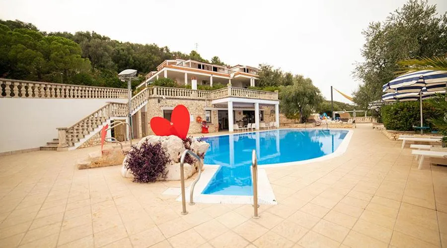 Swimming pool in Residence Il Falco