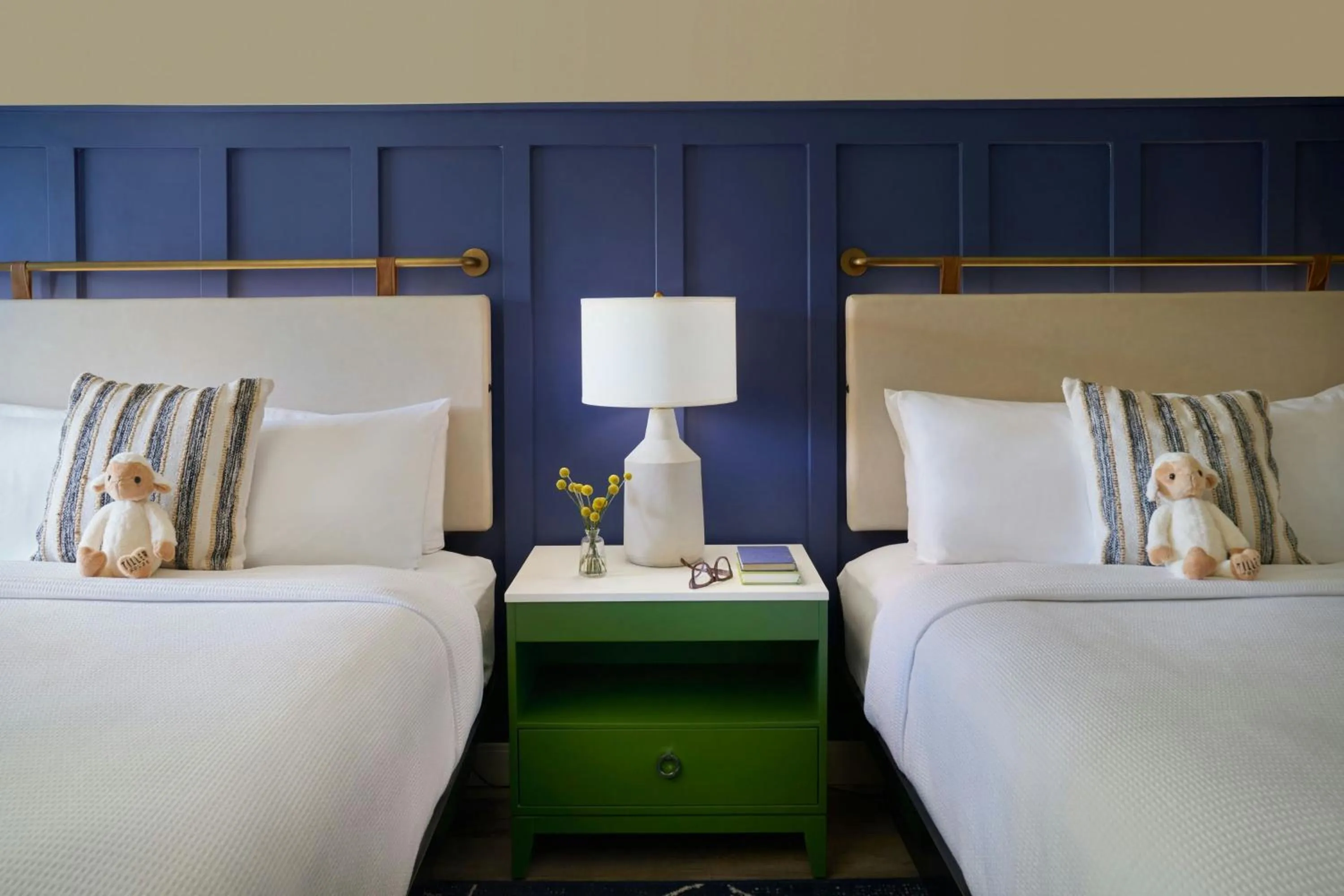 Photo of the whole room, Bed in Tiller House, Laguna Hills, a Tribute Portfolio Hotel