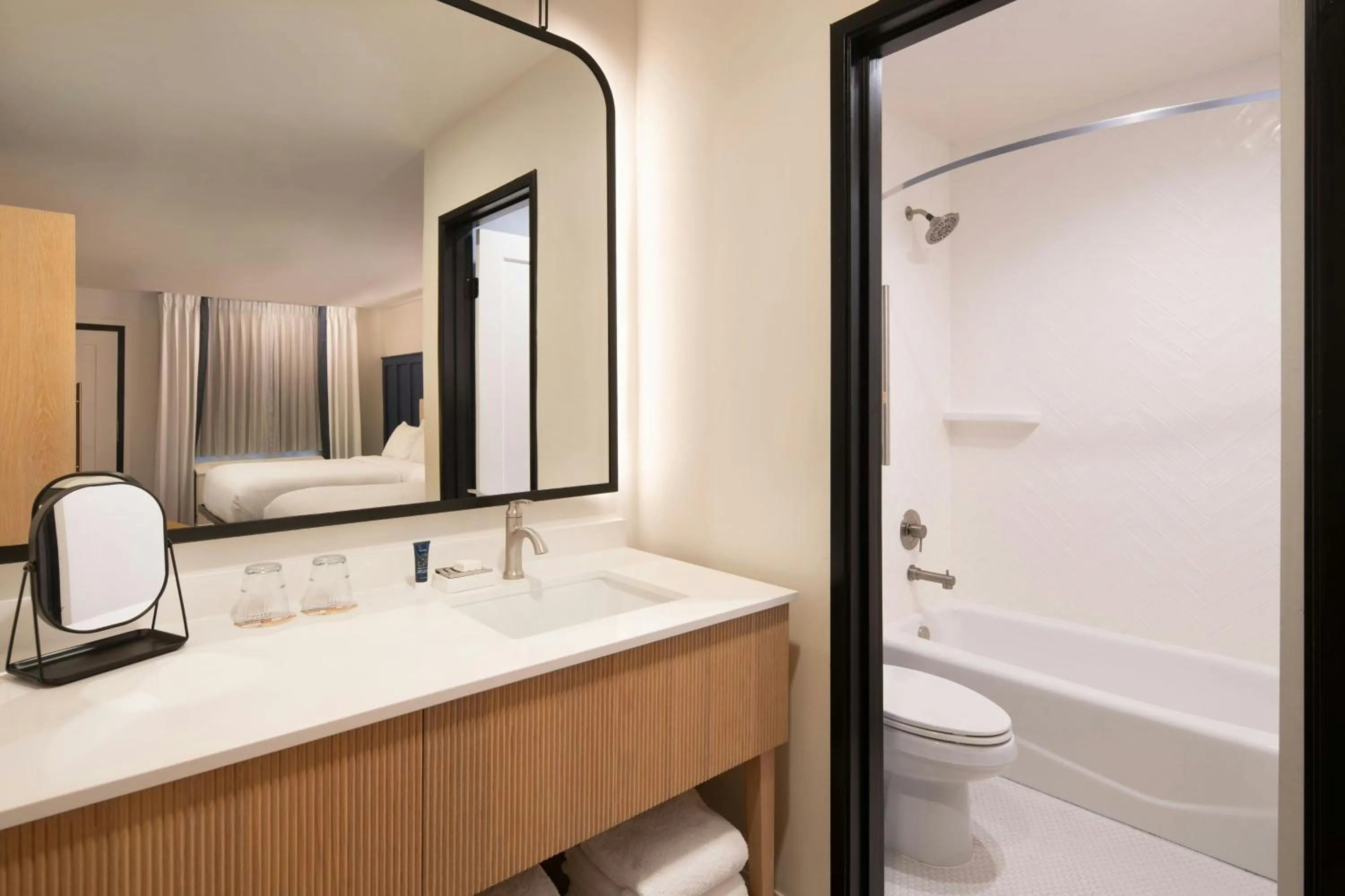 Bathroom in Tiller House, Laguna Hills, a Tribute Portfolio Hotel