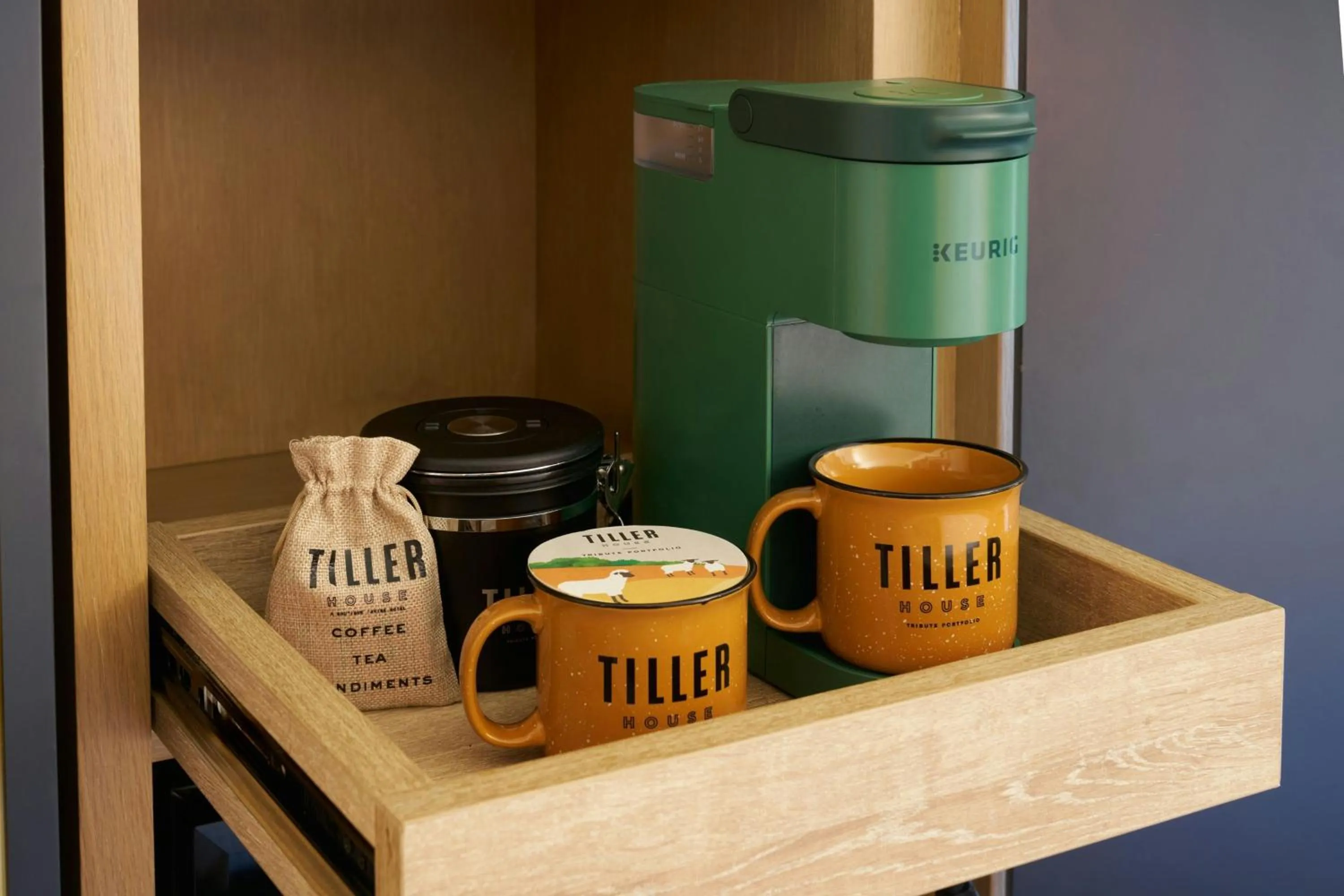 Photo of the whole room in Tiller House, Laguna Hills, a Tribute Portfolio Hotel