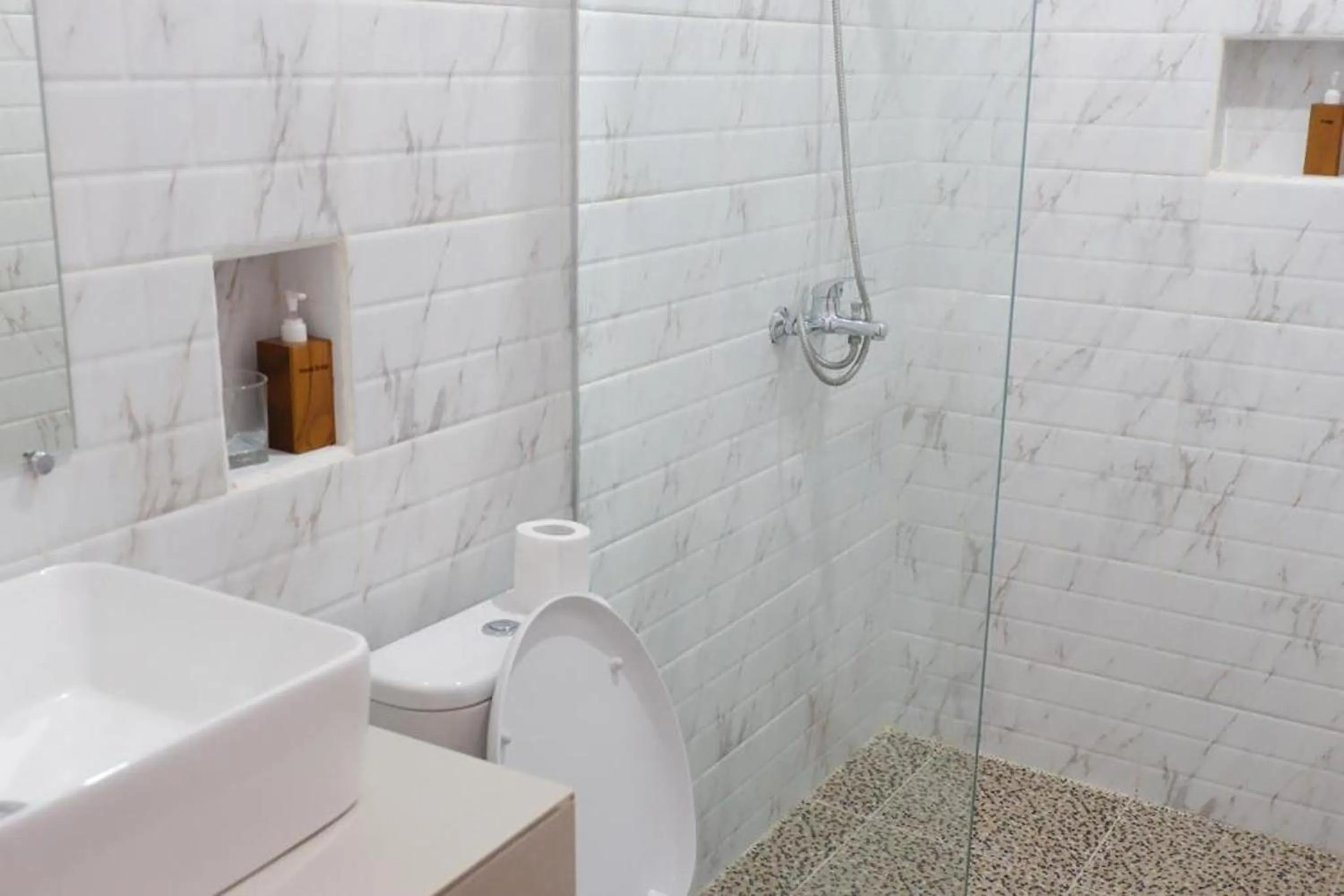 Shower in The Brick Canggu