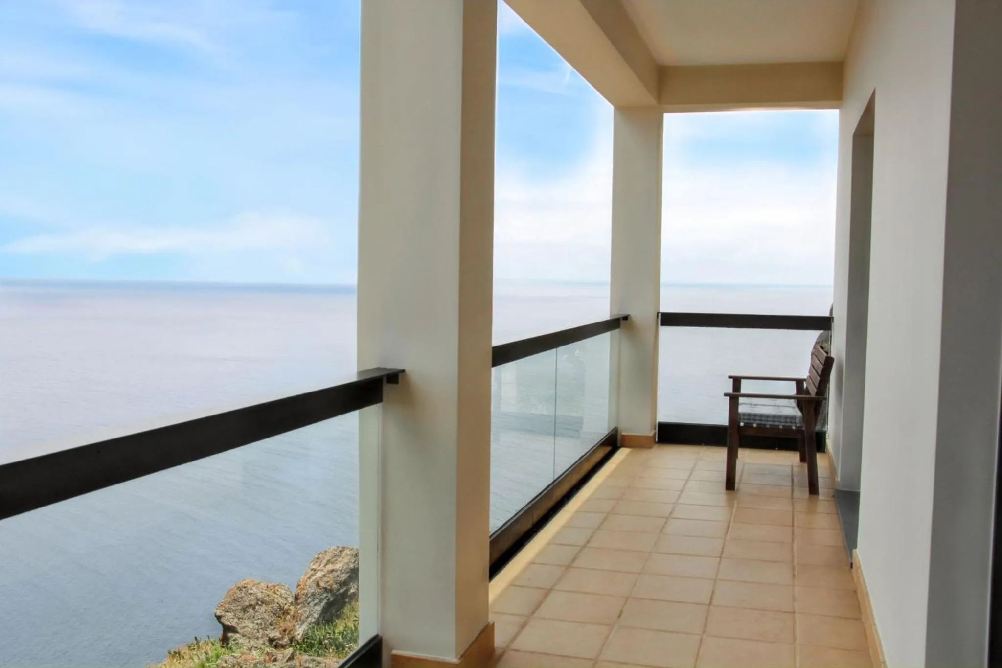Spacious house with sea view in Caniço + private pool