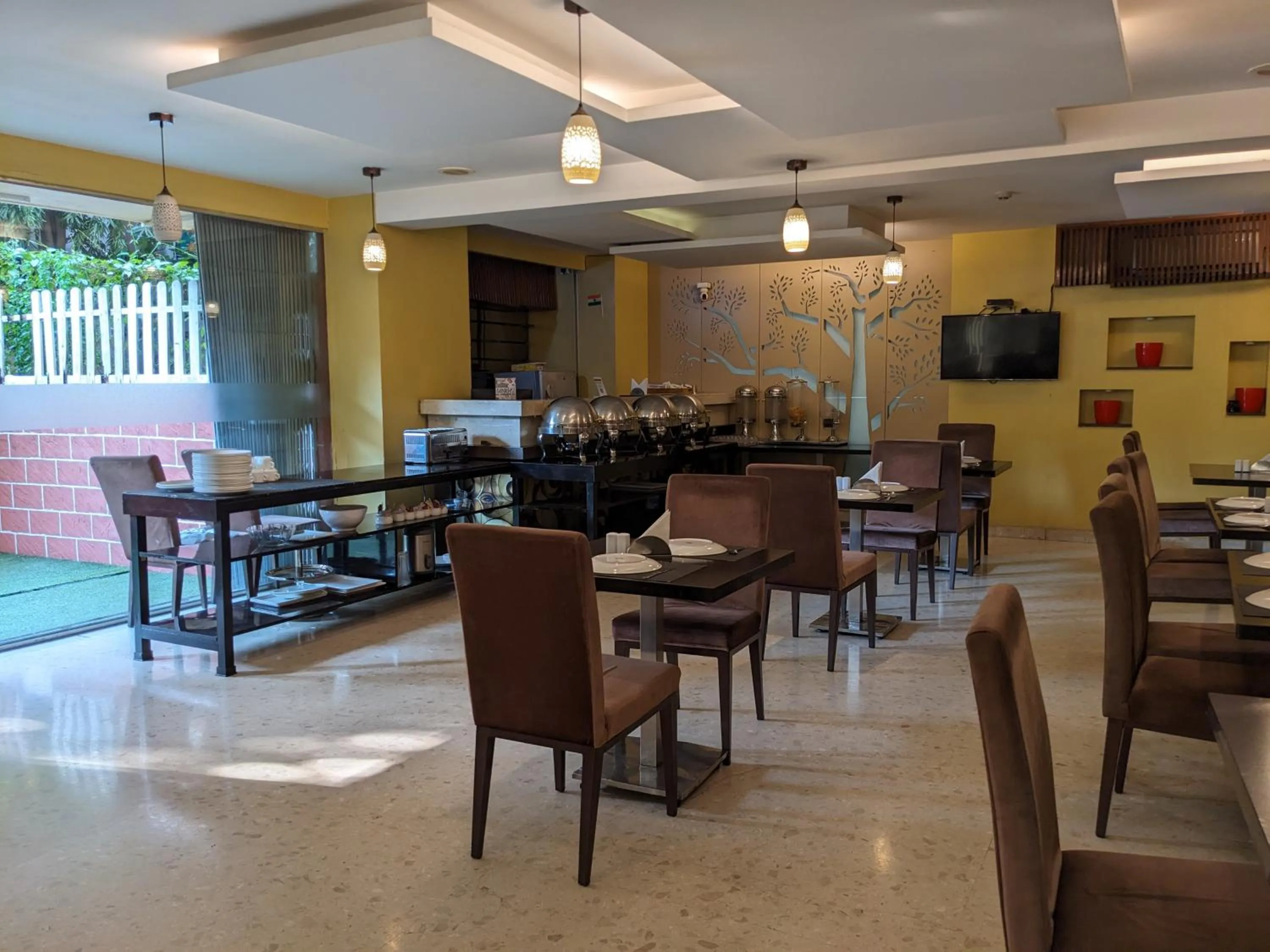 Restaurant/places to eat in Magnus Star Residency Koregaon Park Annexe